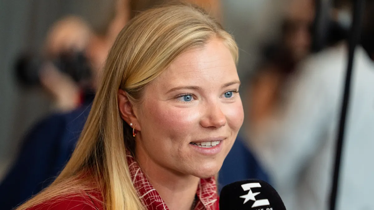 Anne-Marie Rindom skal være mor for første gang: Nu kommer hun med ...