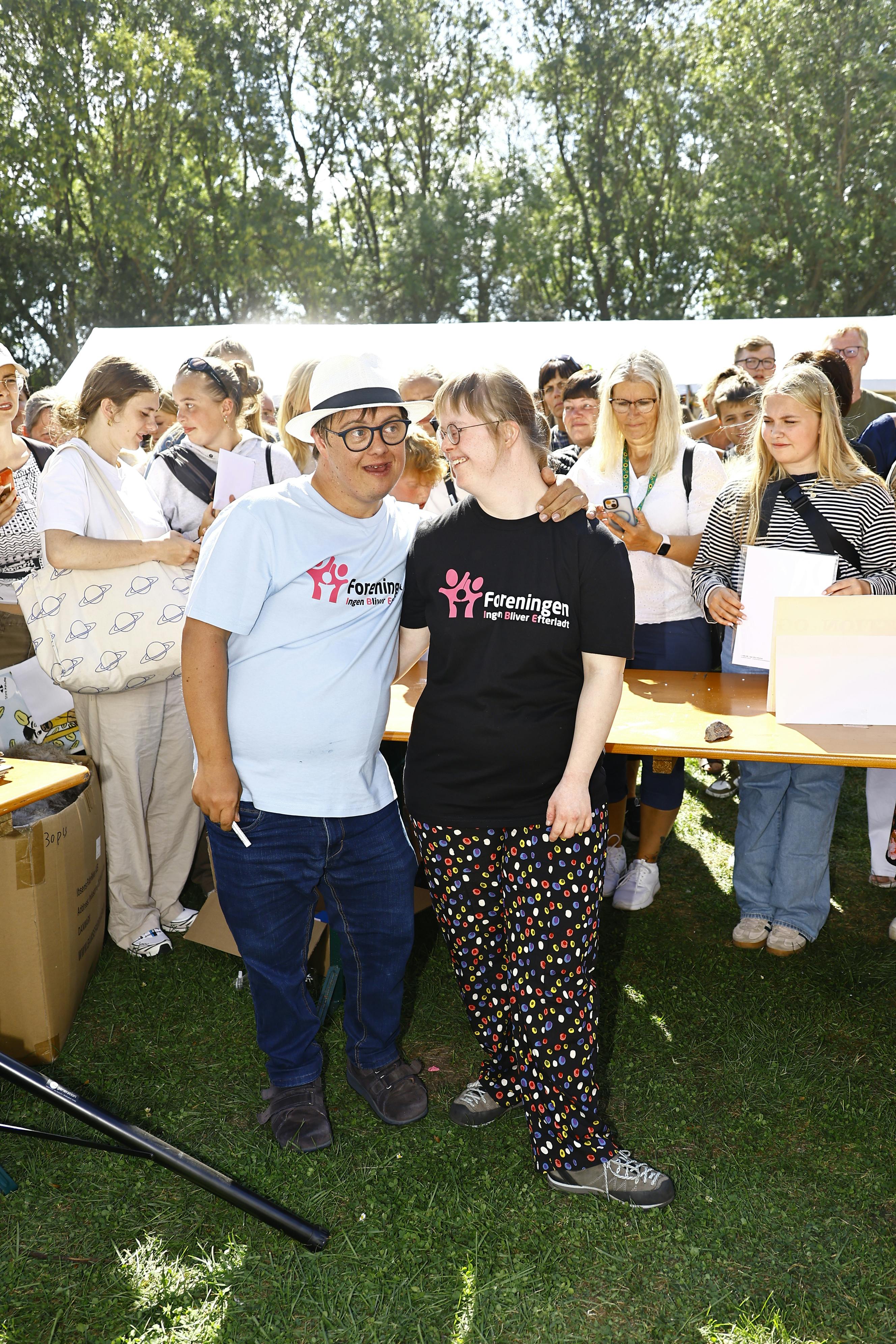 https://imgix.billedbladet.dk/2025-08-24/SODT20250824-DM-Basar-for-Ups%2C-vi-er-voksne-0079-%282%29.jpg