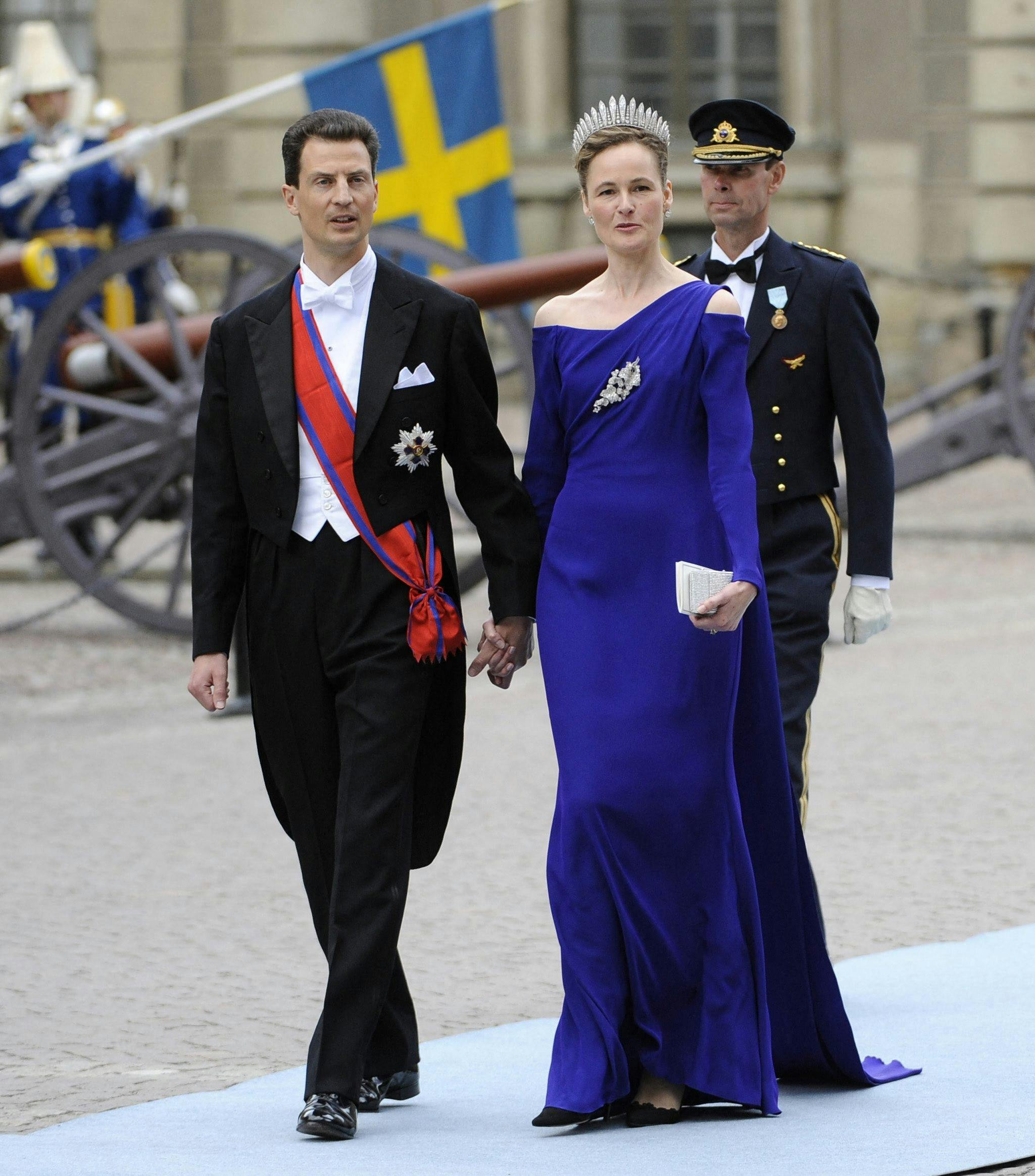 Liechtenstein's Prince Alois (L) and Princess Sophie arrive to Stockholm's Storkyrkan cathedral in central Stockholm on June 19, 2010, for the wedding of Swedish Crown Princess Victoria and her fiancee Daniel Westling. AFP PHOTO / SCANPIX SWEDEN / MAJA SUSLIN. MAJA SUSLIN / SCANPIX SWEDEN / AFP