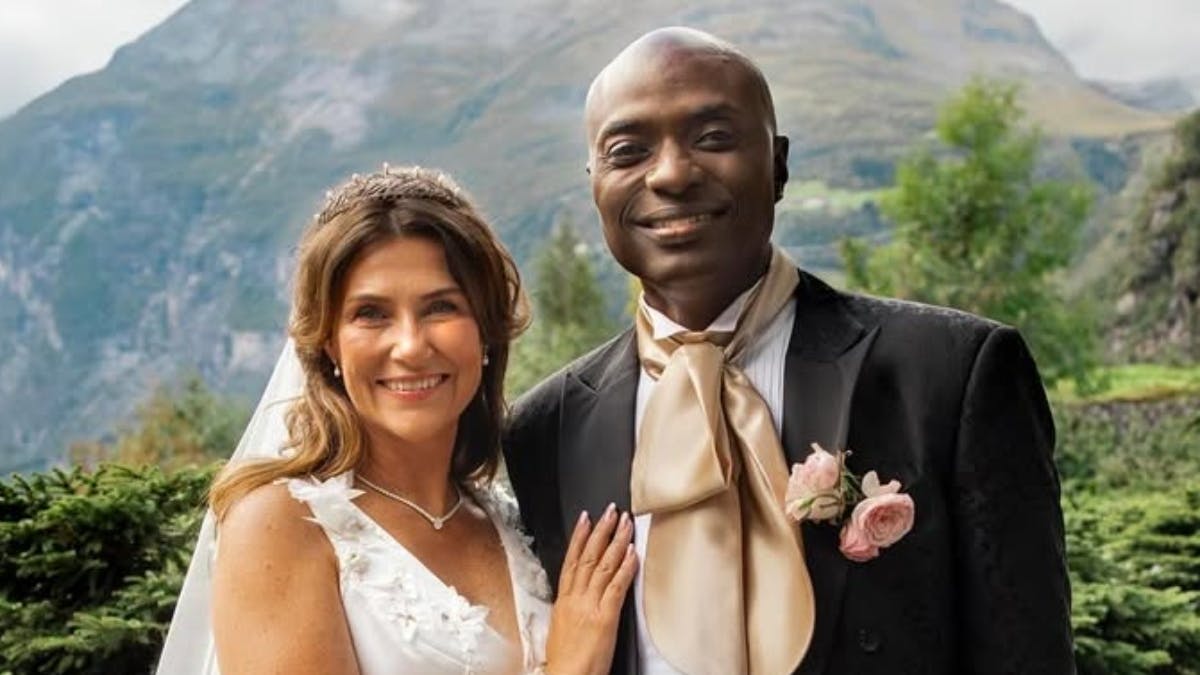 https://imgix.billedbladet.dk/2025-09-01/Happy-Paper-Anniversary%2C-my-beloved-husband-%40shamandurek-Wow%2C-it%27s-already-1-year-since-we-got-m-%288%29-%281%29.jpg