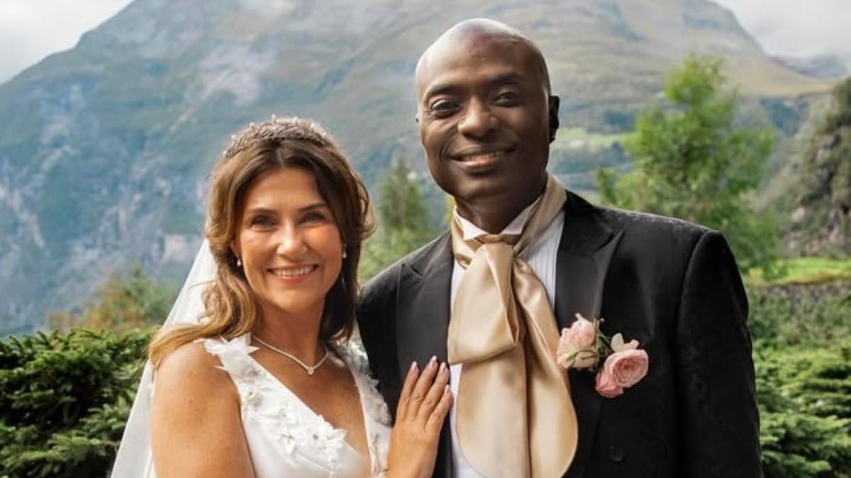https://imgix.billedbladet.dk/2025-09-01/Happy-Paper-Anniversary%2C-my-beloved-husband-%40shamandurek-Wow%2C-it%27s-already-1-year-since-we-got-m-%288%29-%281%29.jpg
