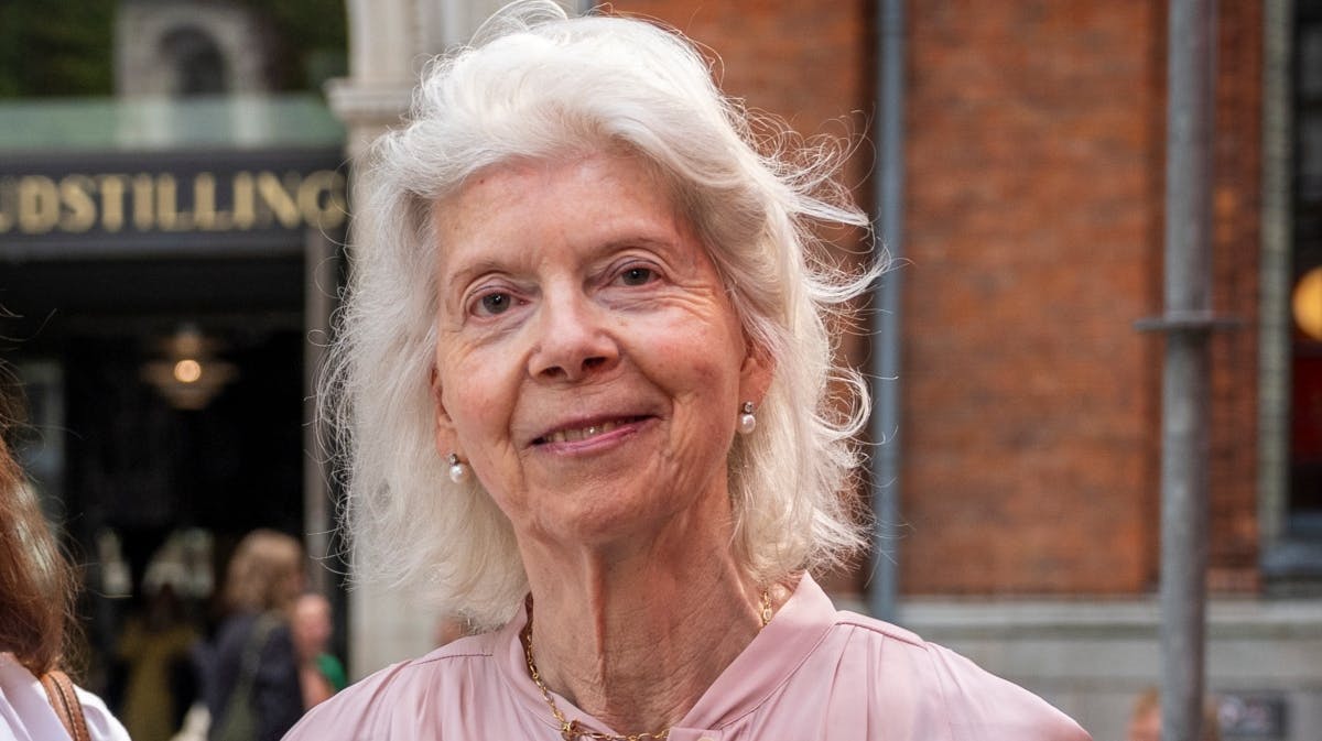 Ane Mærsk Mc-Kinney Uggla havde et familiemedlem med til kunstmessen.