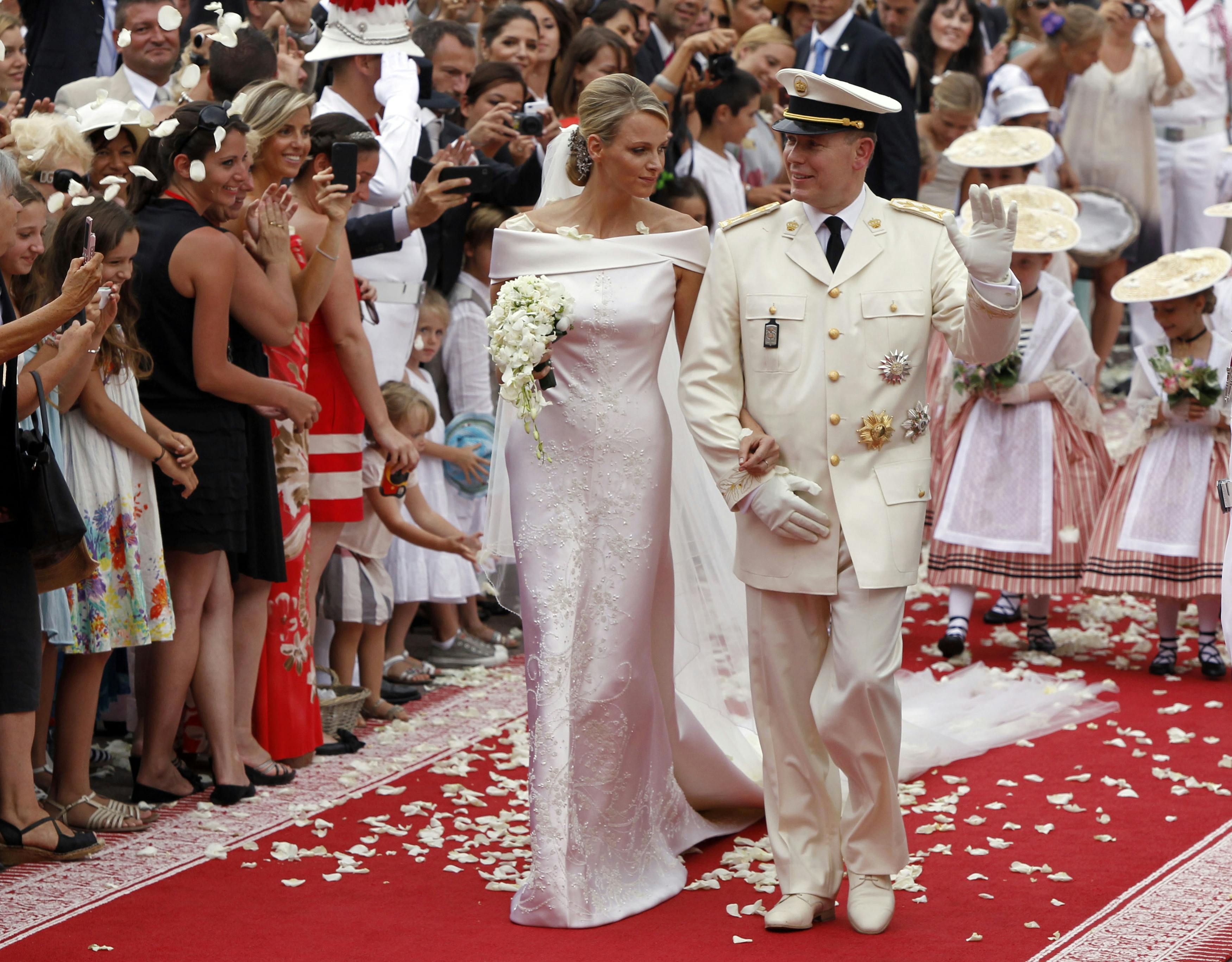 Fyrstinde Charlene og fyrst Albert på deres bryllupsdag.