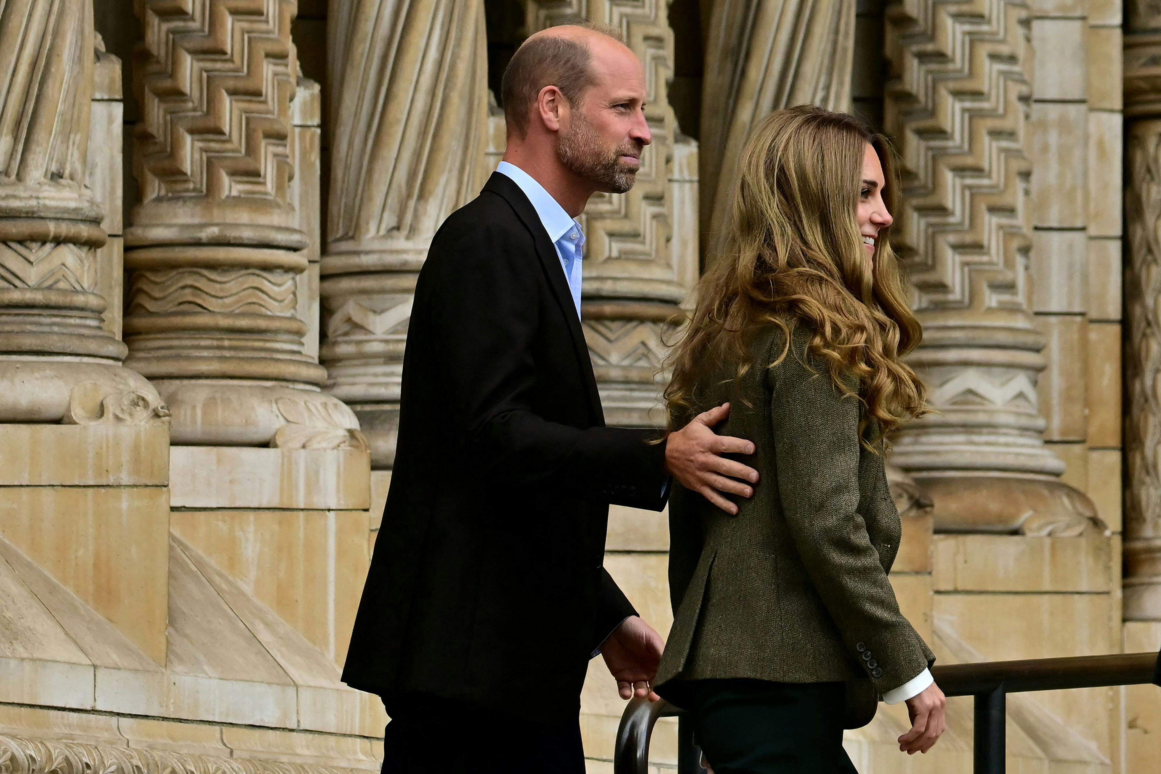 Prins William og prinsesse Kate ved ankomsten til museet.