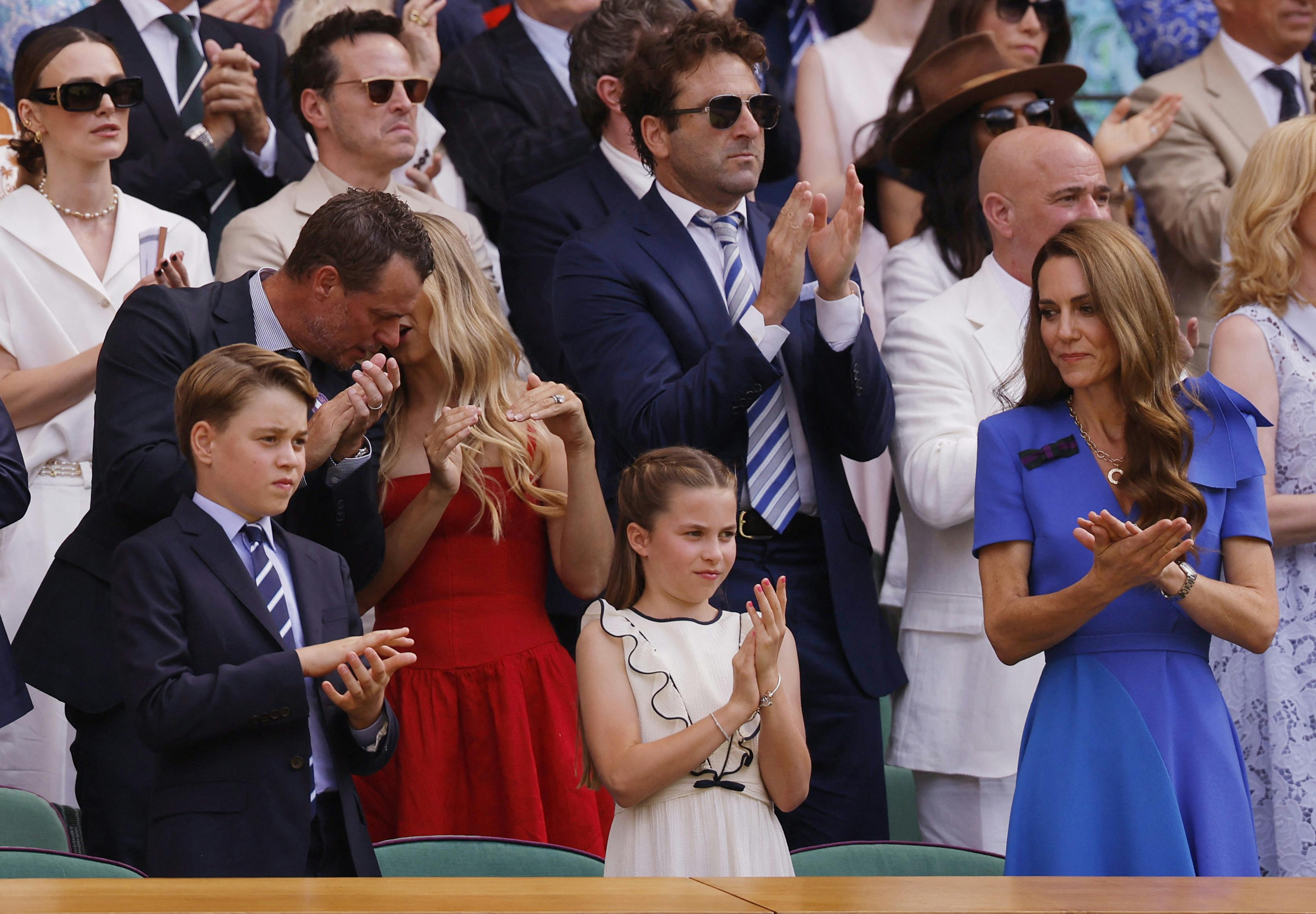 Prins George, prinsesse Charlotte og prinsesse Kate til Wimbledon i juli.
