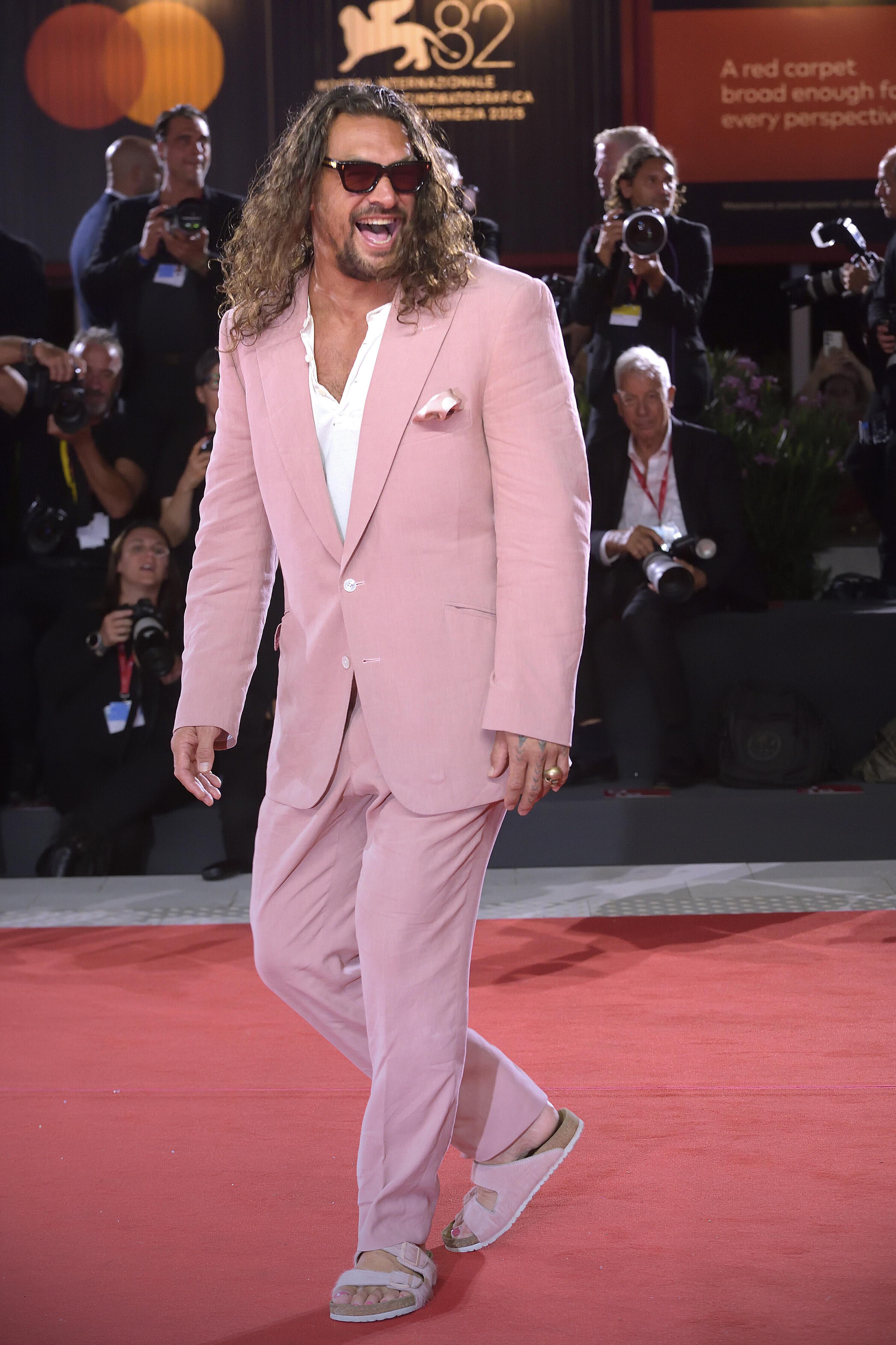 VENICE, ITALY - SEPTEMBER 03: Jason Momoa attends the Cartier Glory To The Filmmaker Award 2025 and the "In the Hand of Dante" red carpet during the 82nd Venice International Film Festival on September 03, 2025 in Venice, Italy.y. Photo by: Rocco Spaziani/picture-alliance/dpa/AP Images