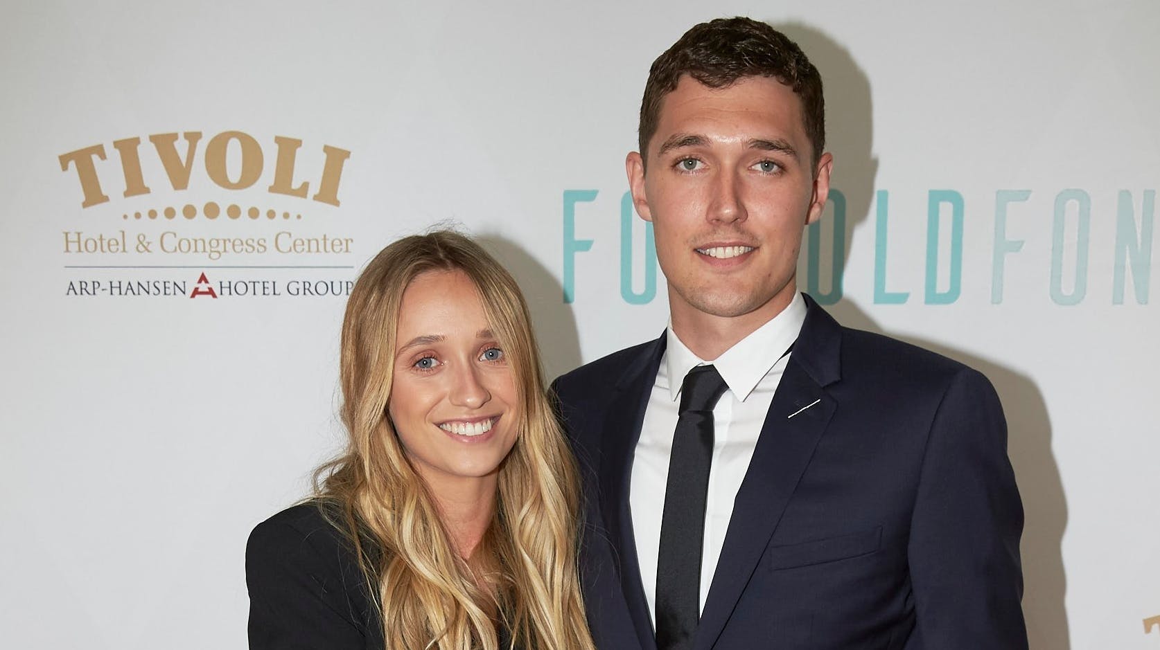 Andreas Christensen med hustruen Katrine Fogt Friis 