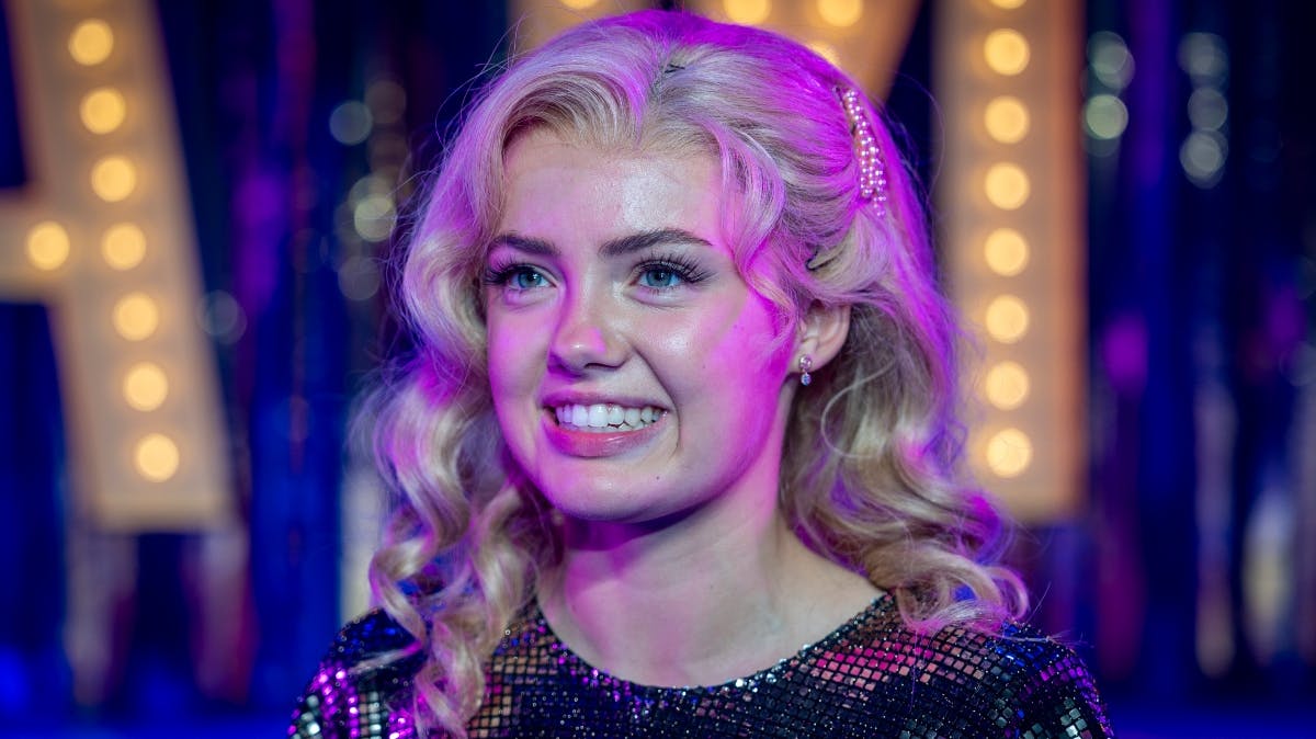 https://imgix.billedbladet.dk/2025-09-13/20250911-Fame-Musical-Premiere-Falkoner-Scenebilleder-40_1SL1802-%281%29.jpg