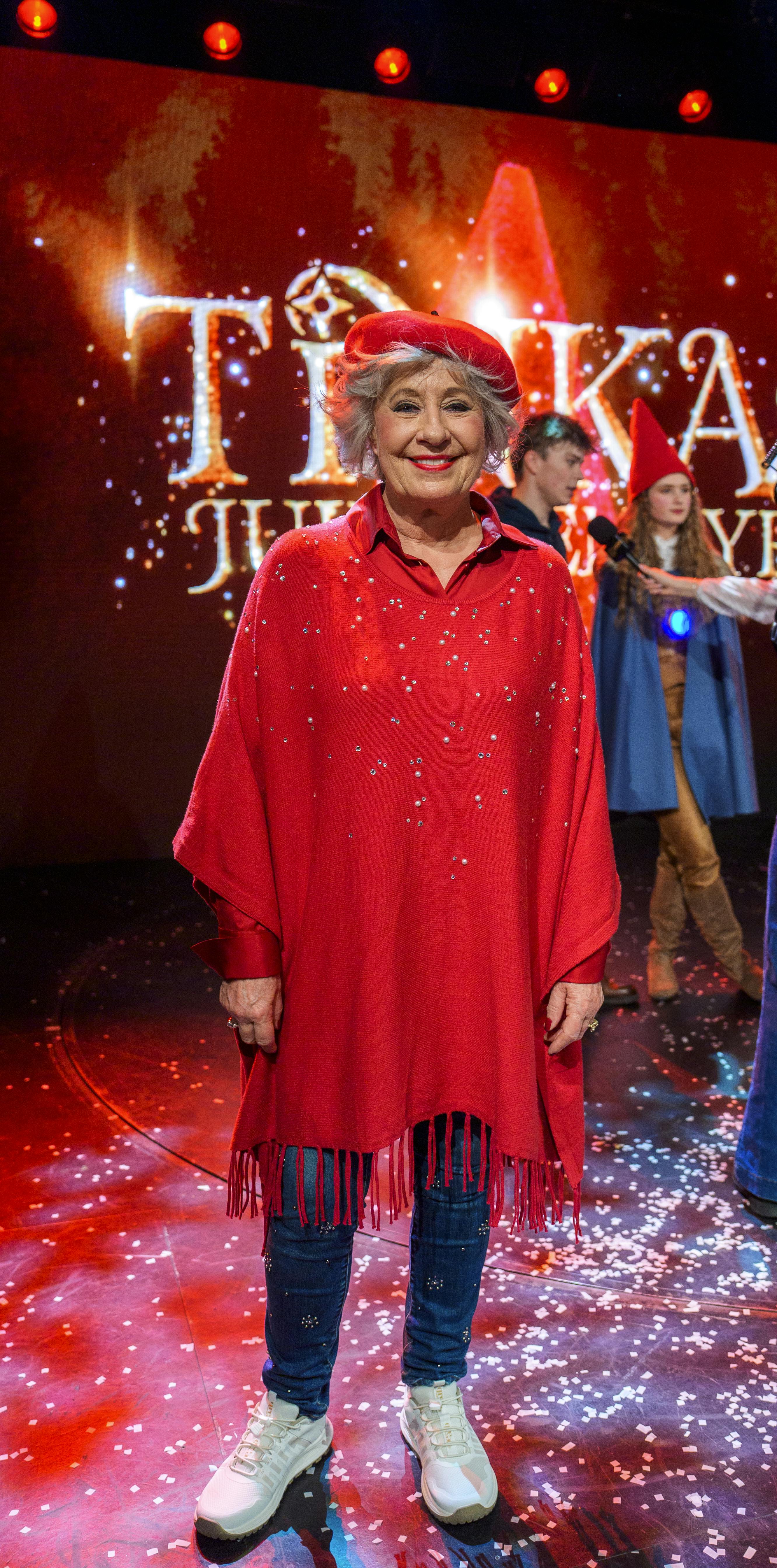 Birthe Kjær som farmor Maja i musicalen "Tinkas Juleventyr".