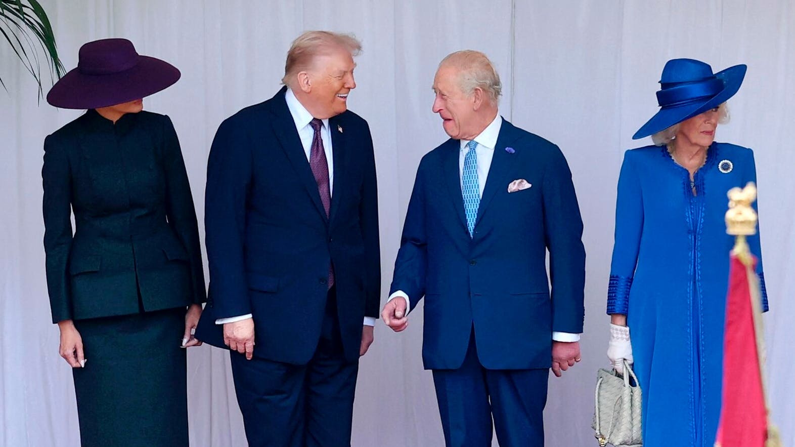 Melania og Donald Trump sammen med kong Charles og dronning Camilla ved Windsor Castle.&nbsp;