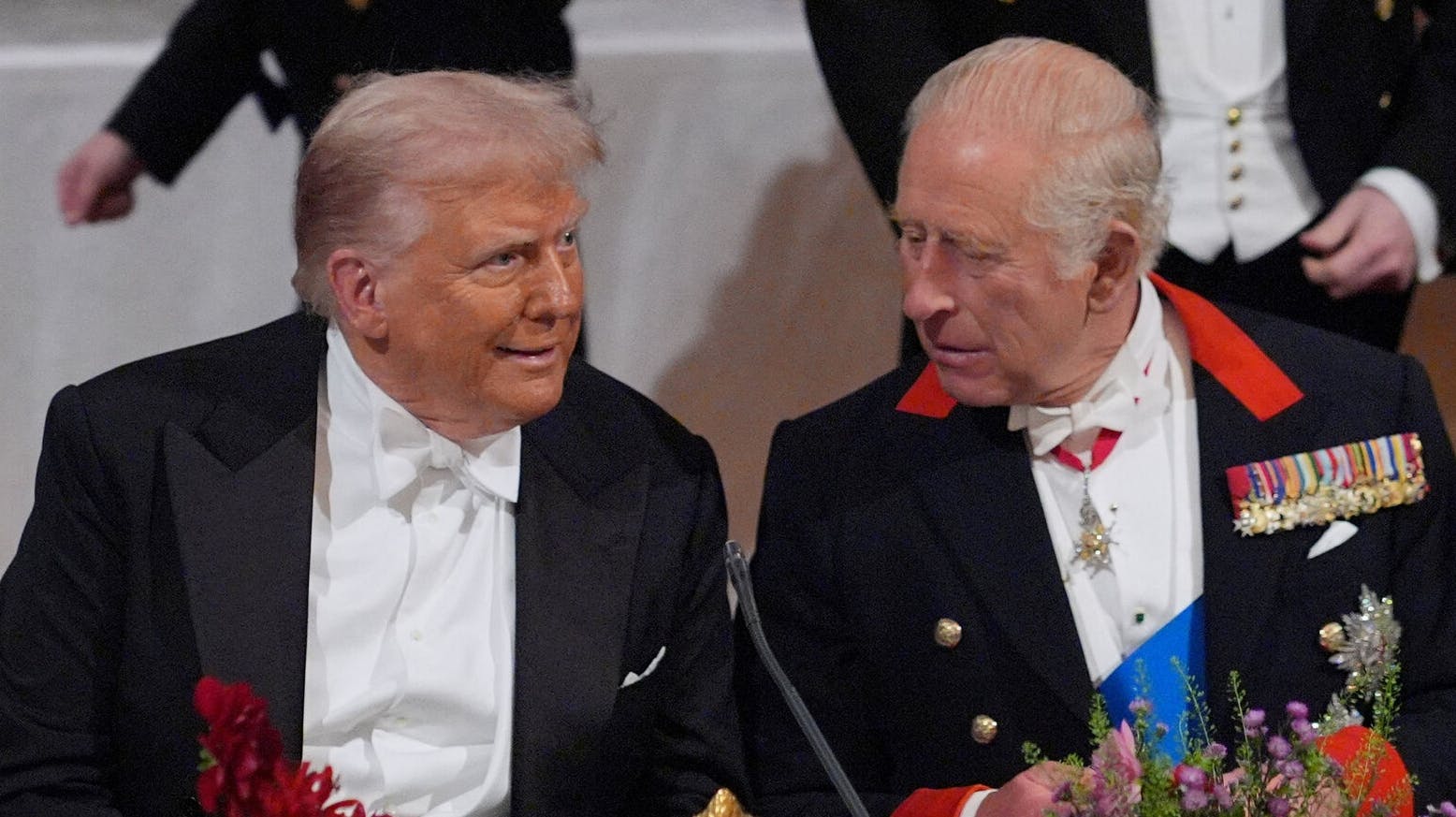 Donald Trump og kong Charles så ud til at nyde aftenen i hinandens selskab på Windsor Castle. 