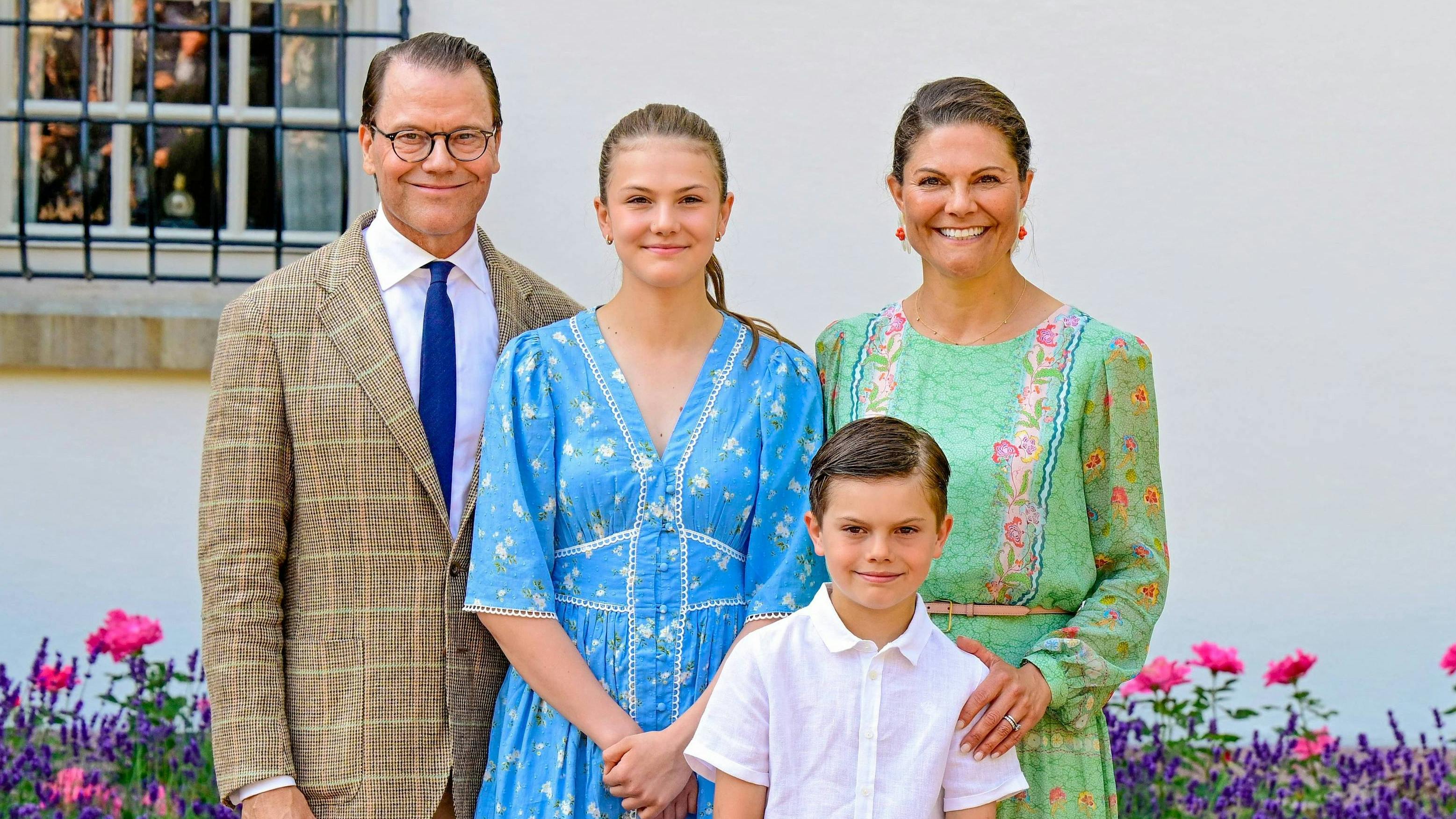 Prins Daniel og kronprinsesse Victoria med børnene prinsesse Estelle og prins Oscar.&nbsp;