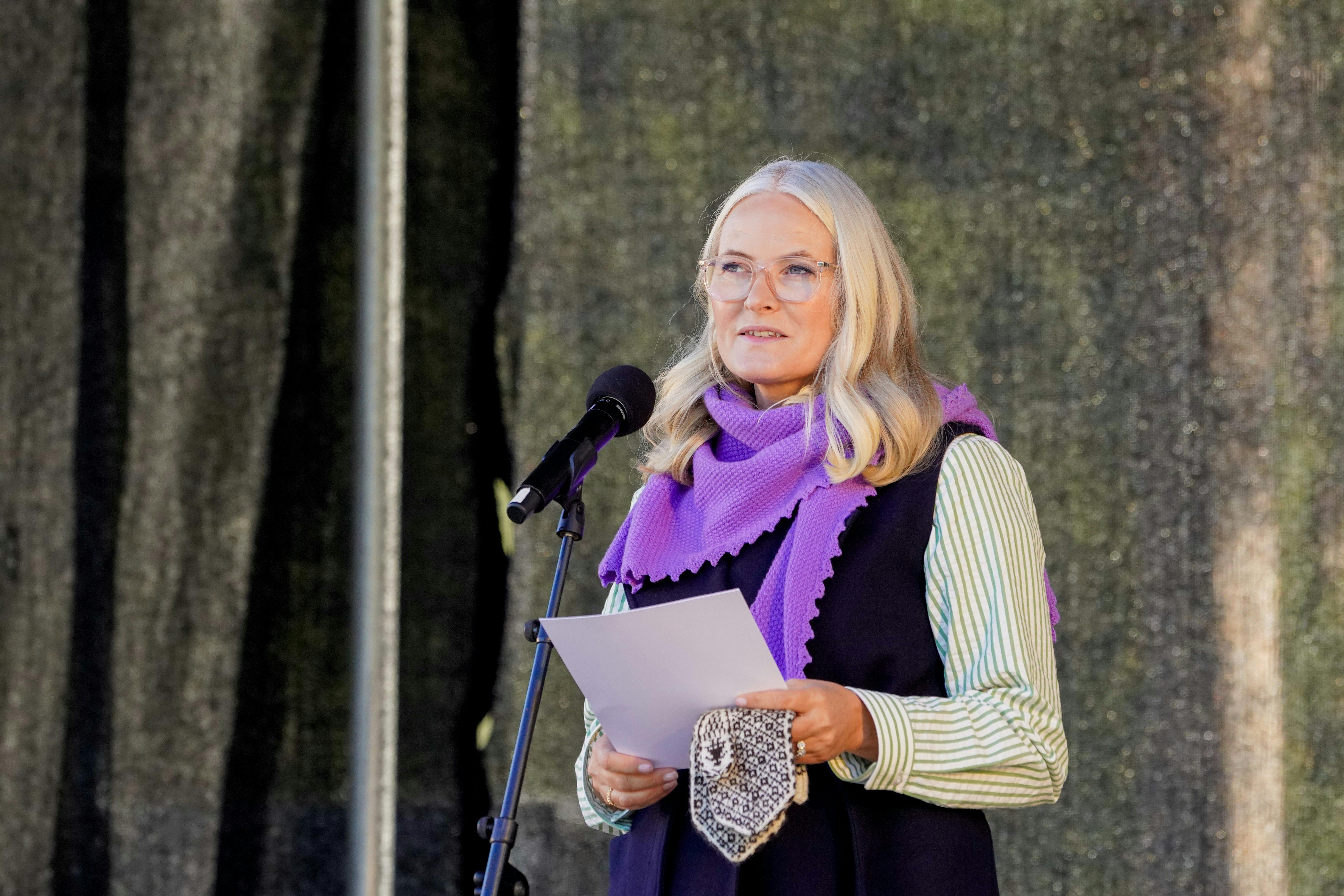 Kronprinsesse Mette-Marit på scenen i Gol Kommune.