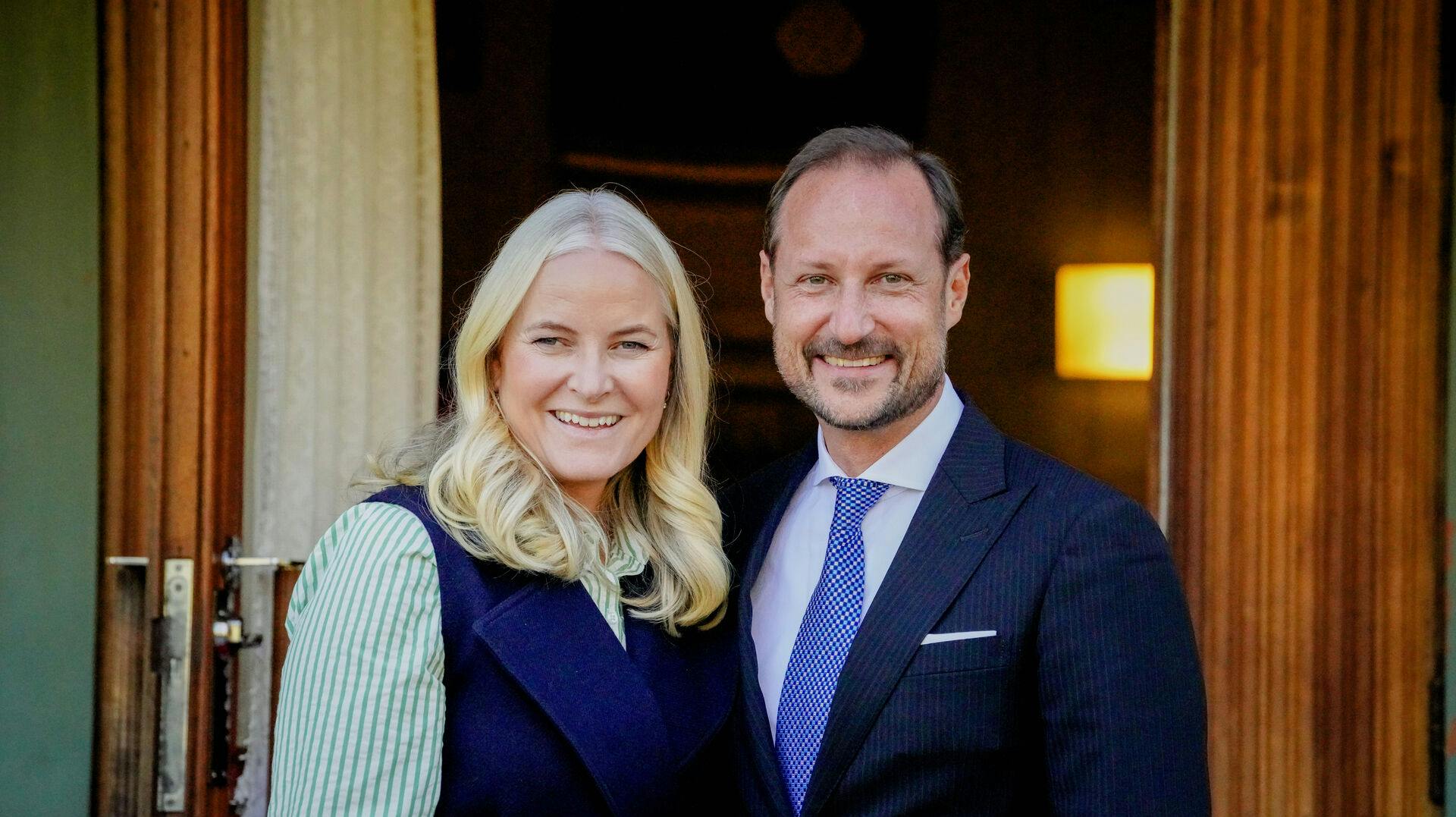 Kronprins Haakon og kronprinsesse Mette-Marit besøger Gol Husflidslag. 