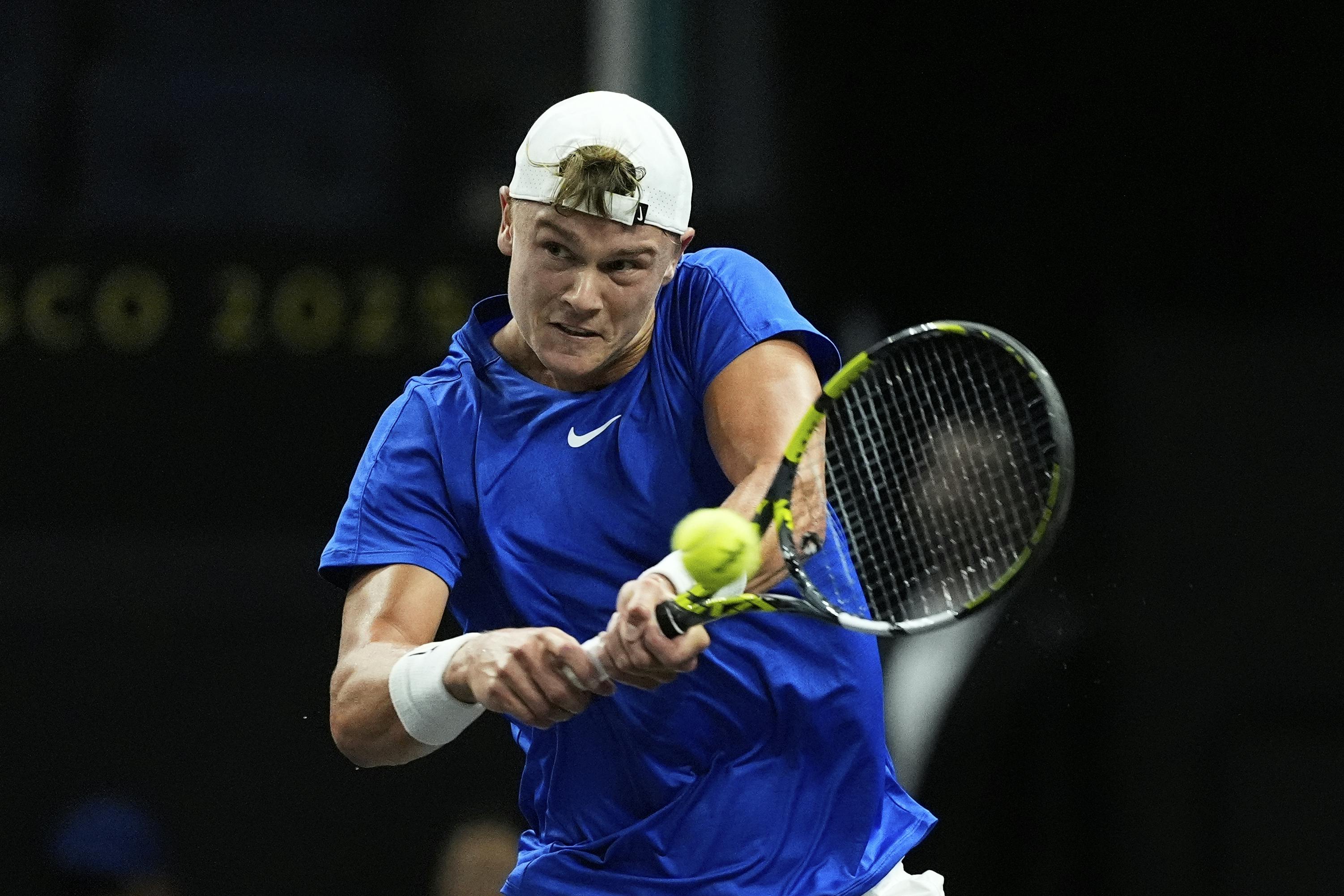 Sådan er vi vant til at se tennisstjernen Holger Rune. 