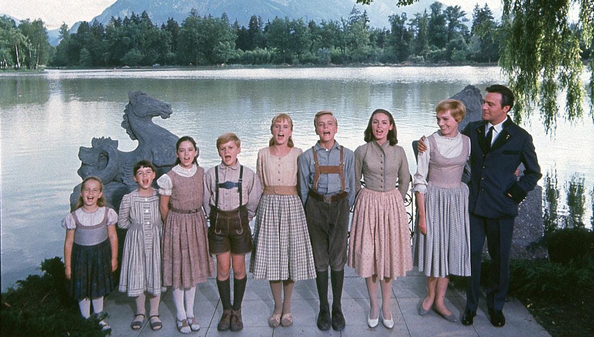 Kym Karath, Debbie Turner, Angela Cartwright, Duane Chase, Heather Menzies, Nicholas Hammond, Charmian Carr, Julie Andrews og Christopher Plummer fra "Sound of Music" i 1965.&nbsp;