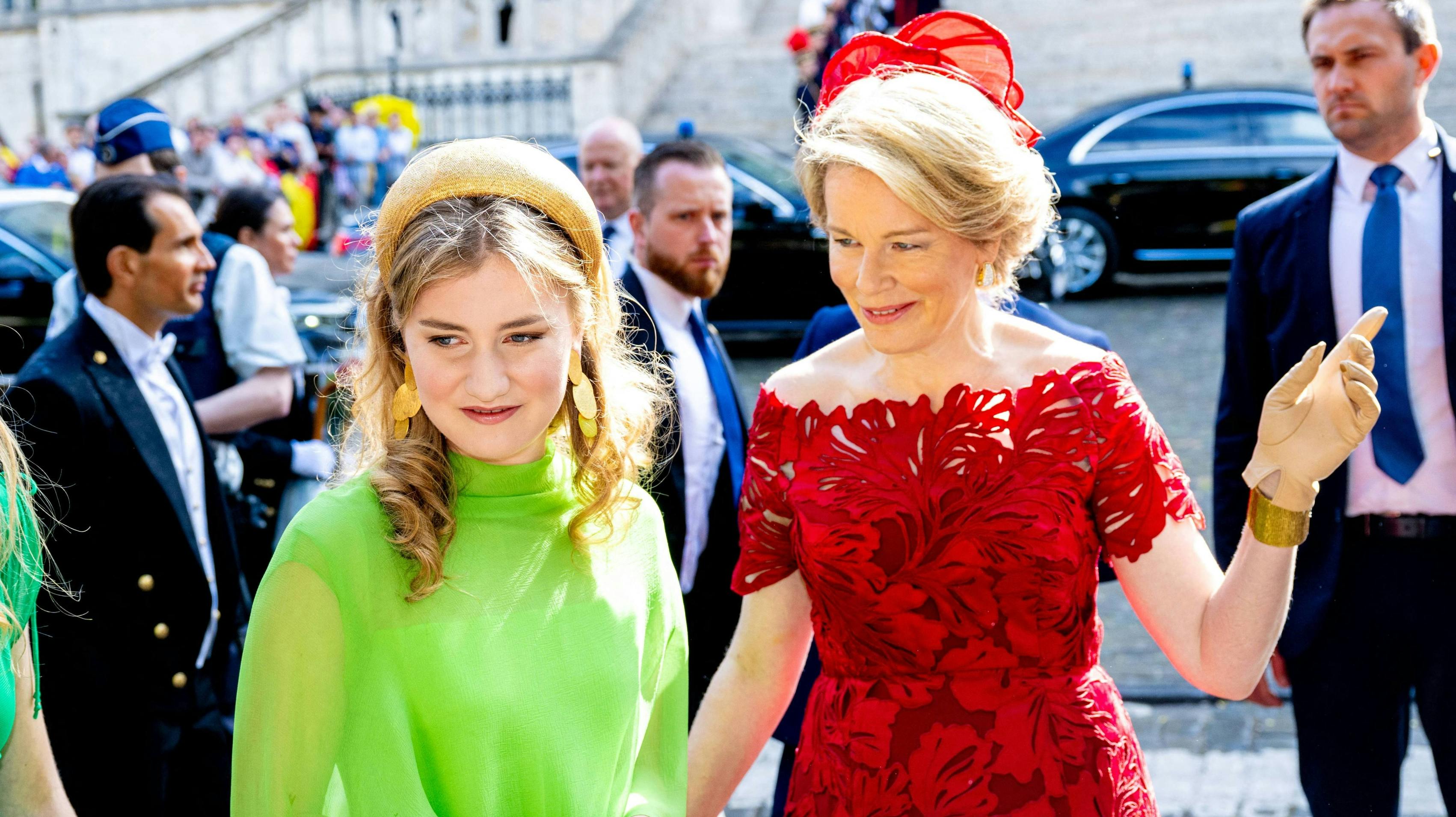 Prinsesse Elisabeth og dronning Mathilde. 
