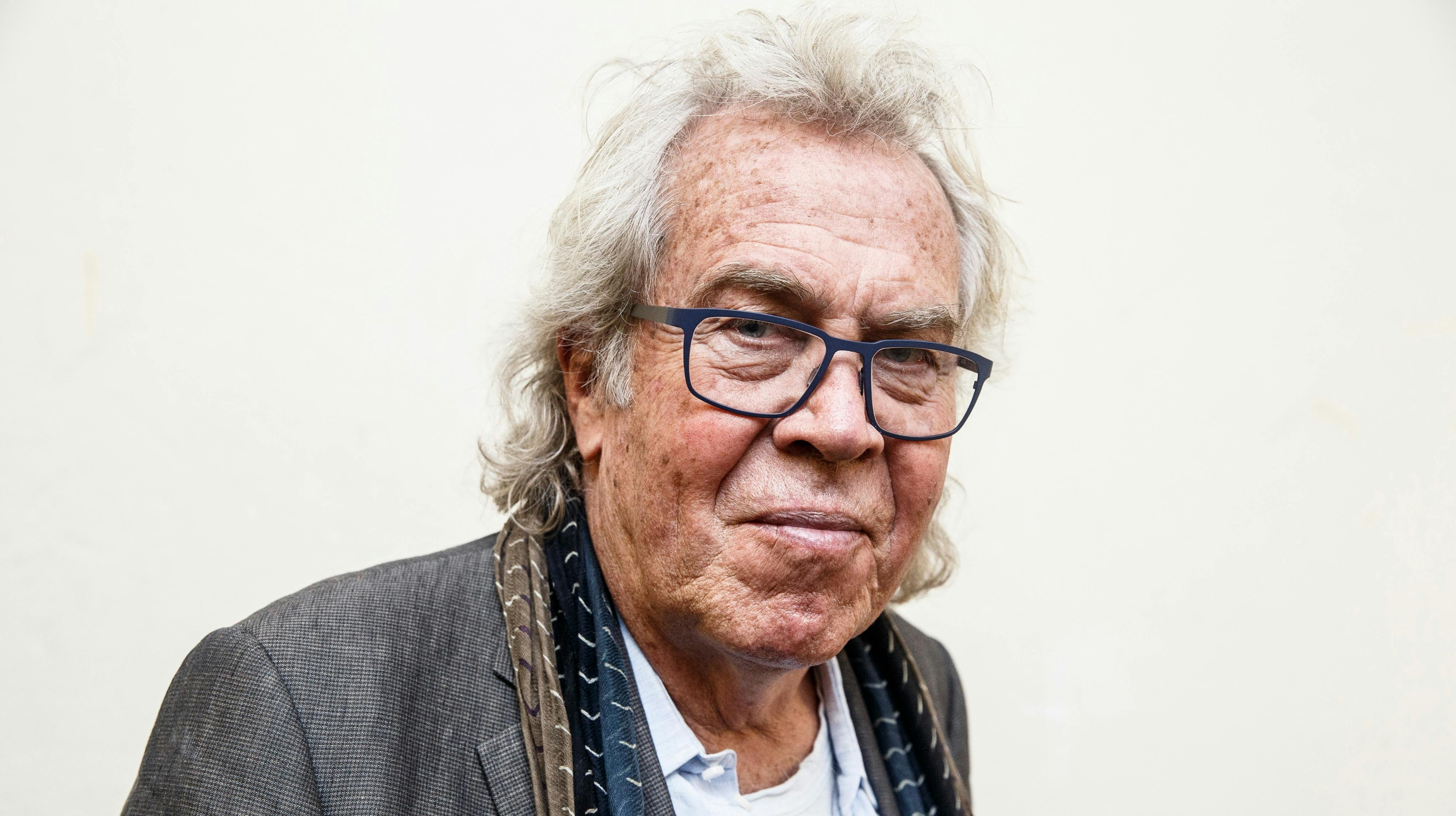 Jørgen Leth gik bort den 29. september 2025. 