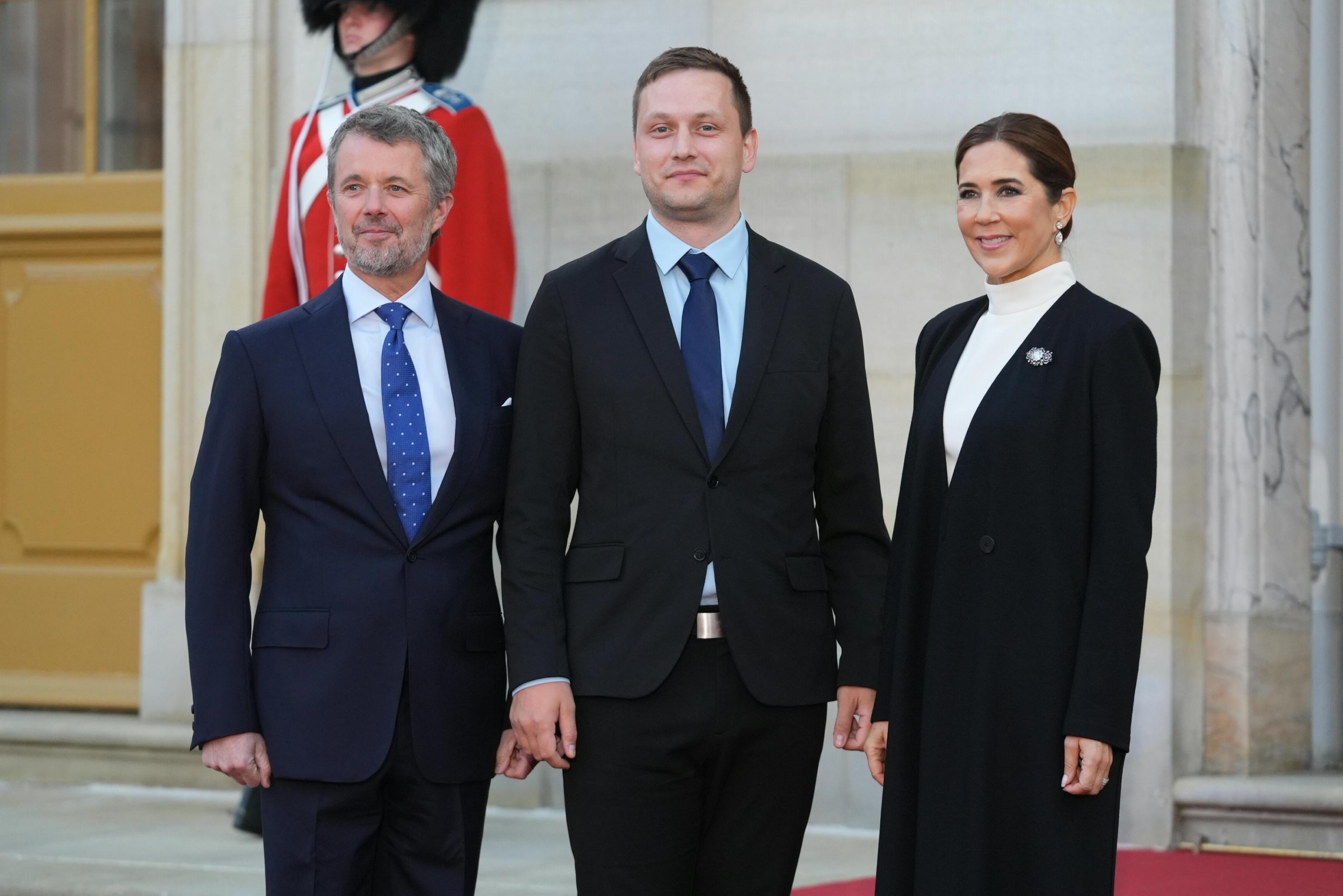 Kongeparret og Jens-Frederik Nielsen.