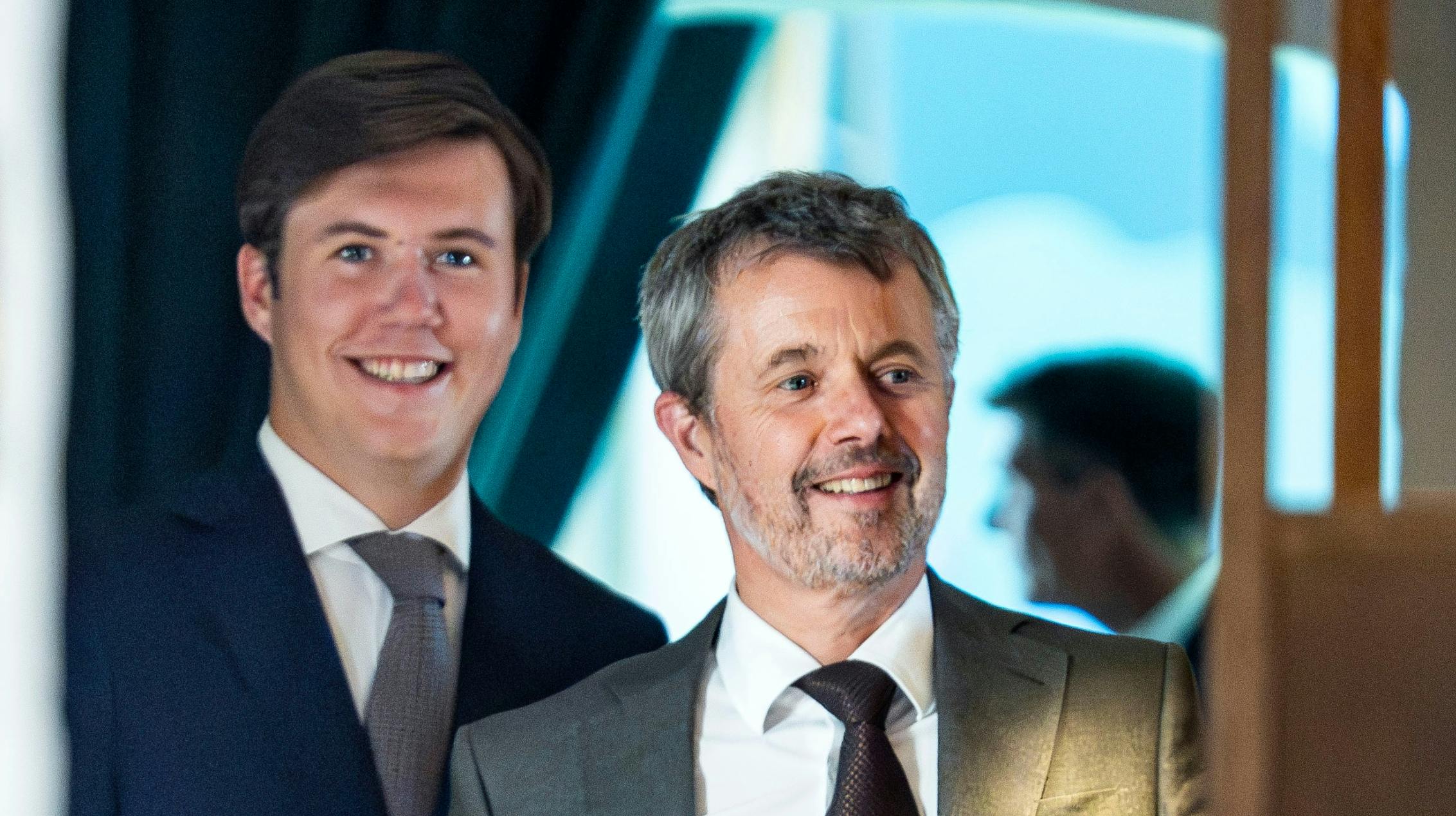 Kronprins Christian og kong Frederik.