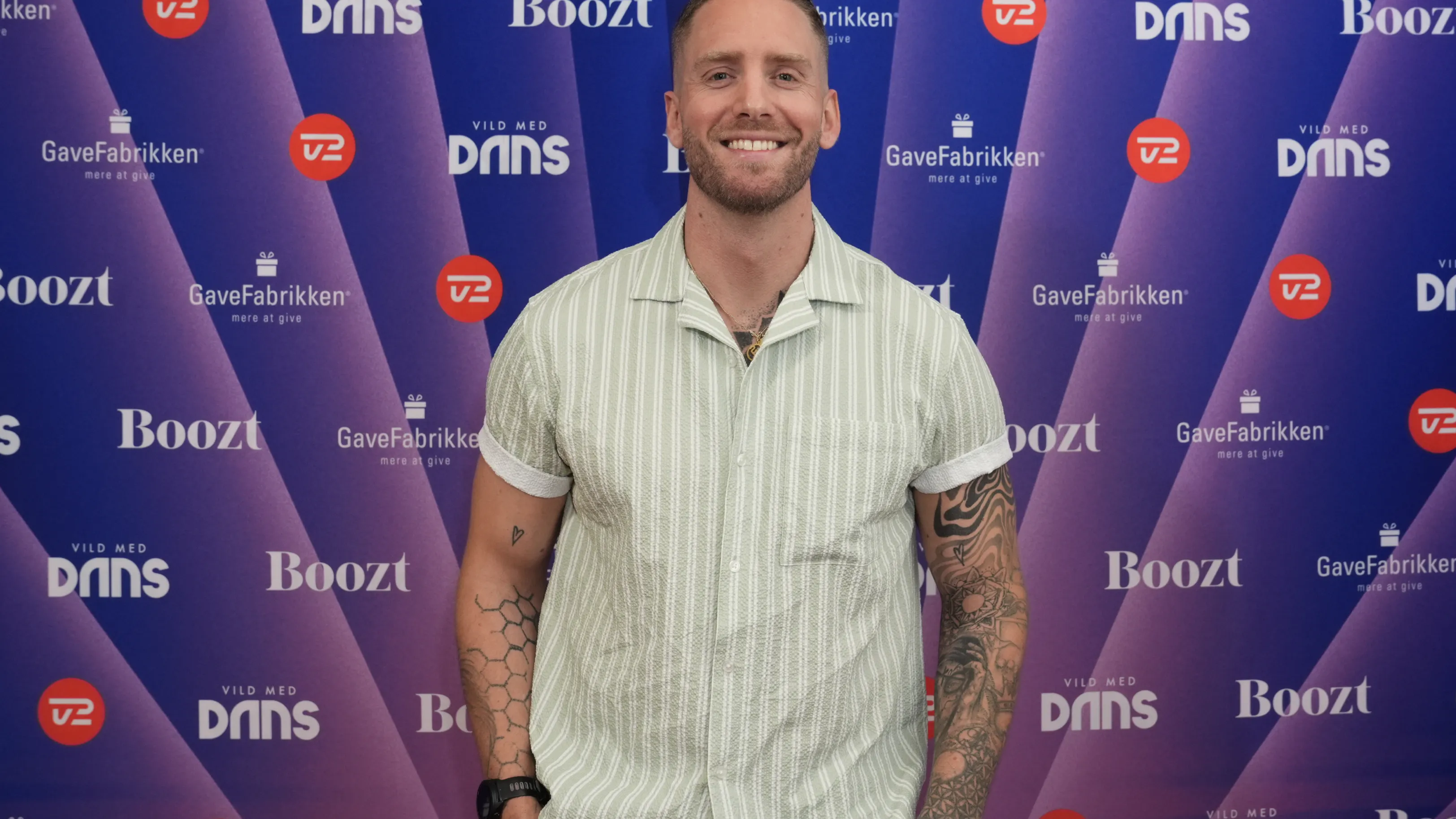 Rød løber til Vild med dans: Kendte, venner og familie strømmer til ...