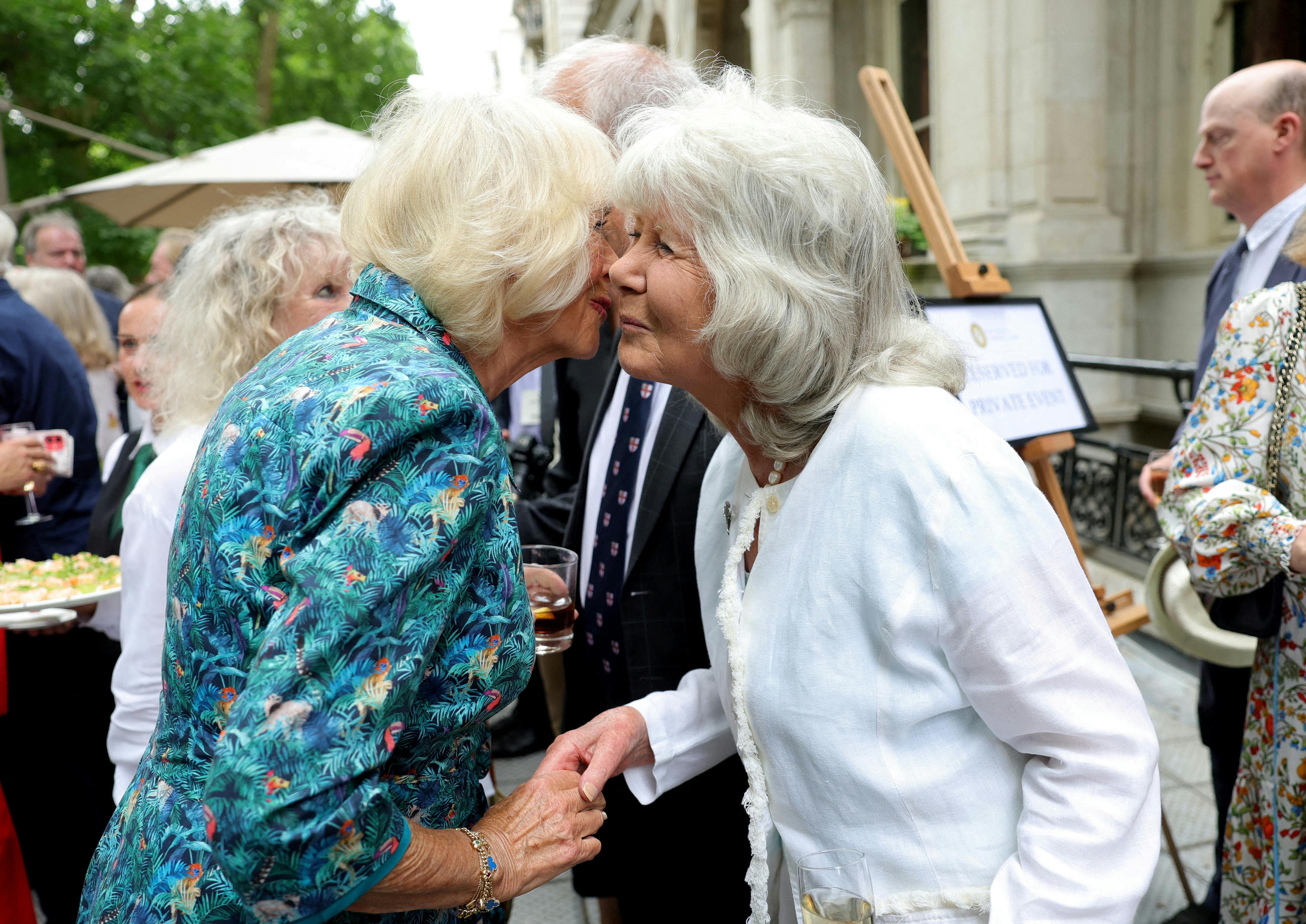 Jilly Cooper var for tre år siden med til at fejre dronning Camilla, da hun fyldte 75 år. 