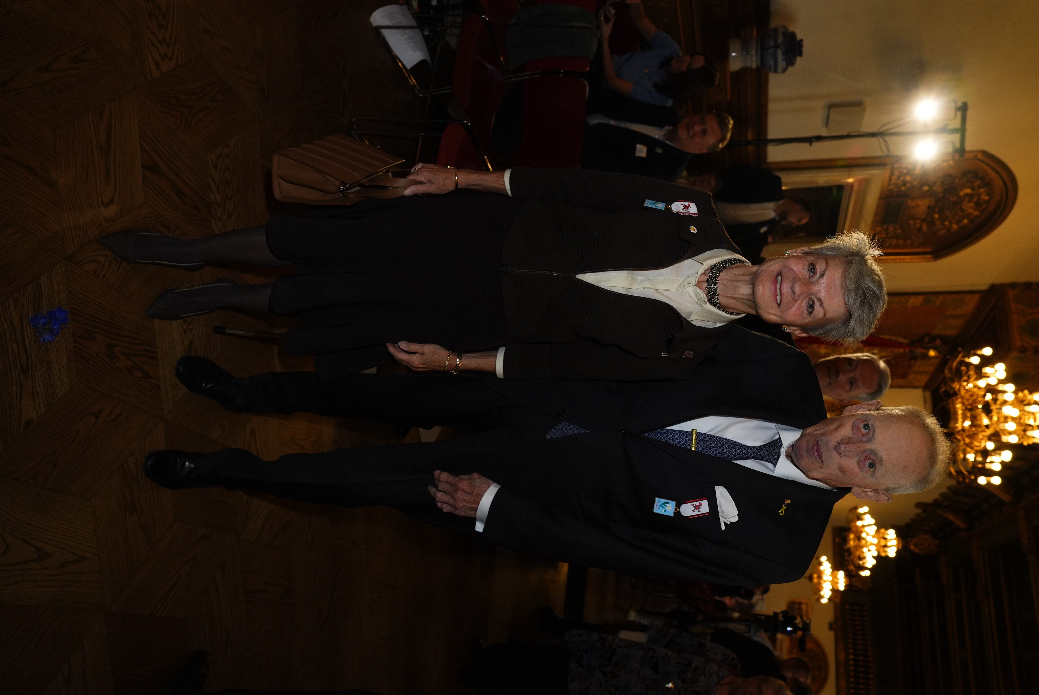 Dronning Mary var mandag omringet af kendte mennesker.