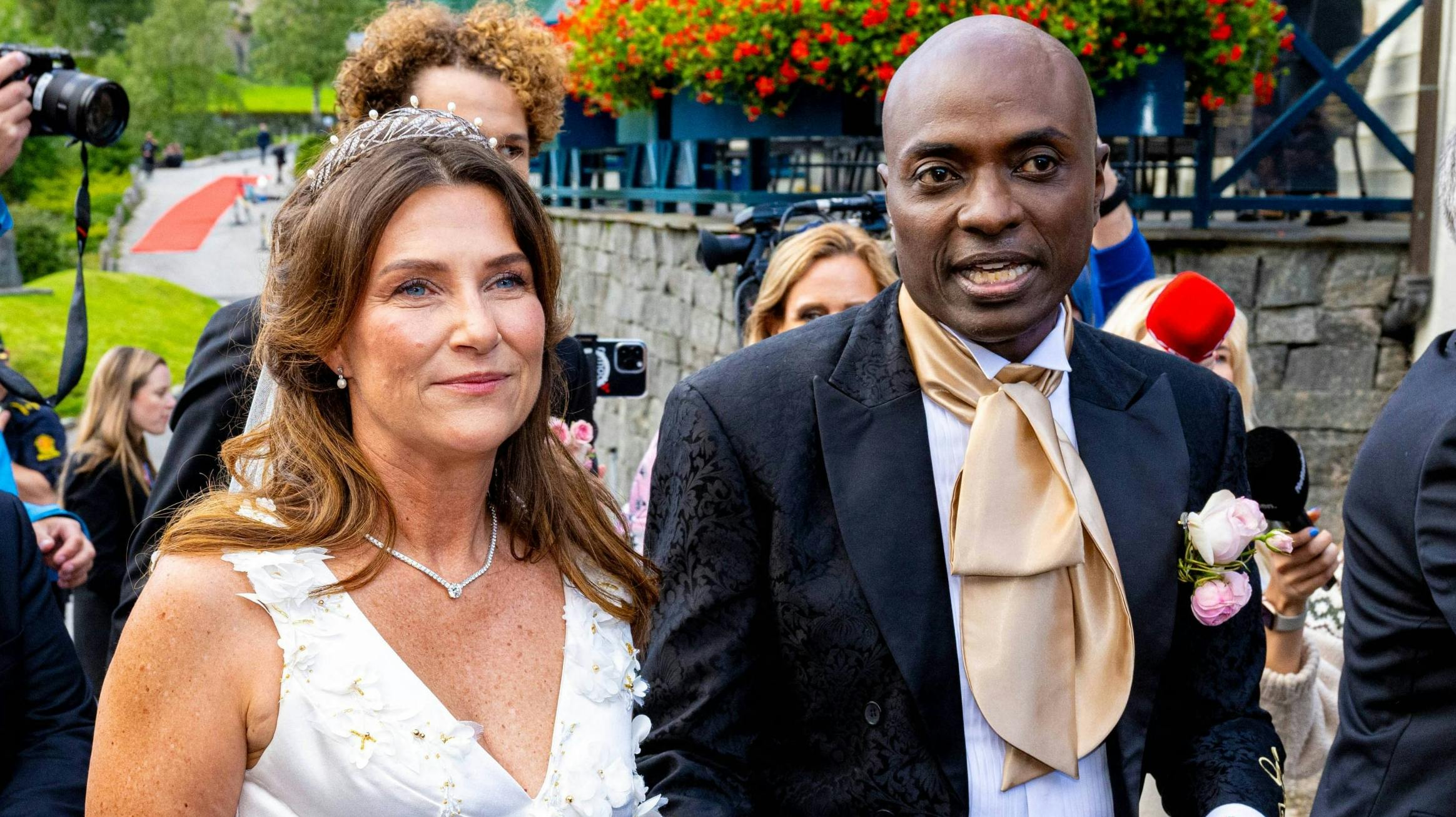 https://imgix.billedbladet.dk/2025-10-06/crop_MEGA1192210_020.jpg