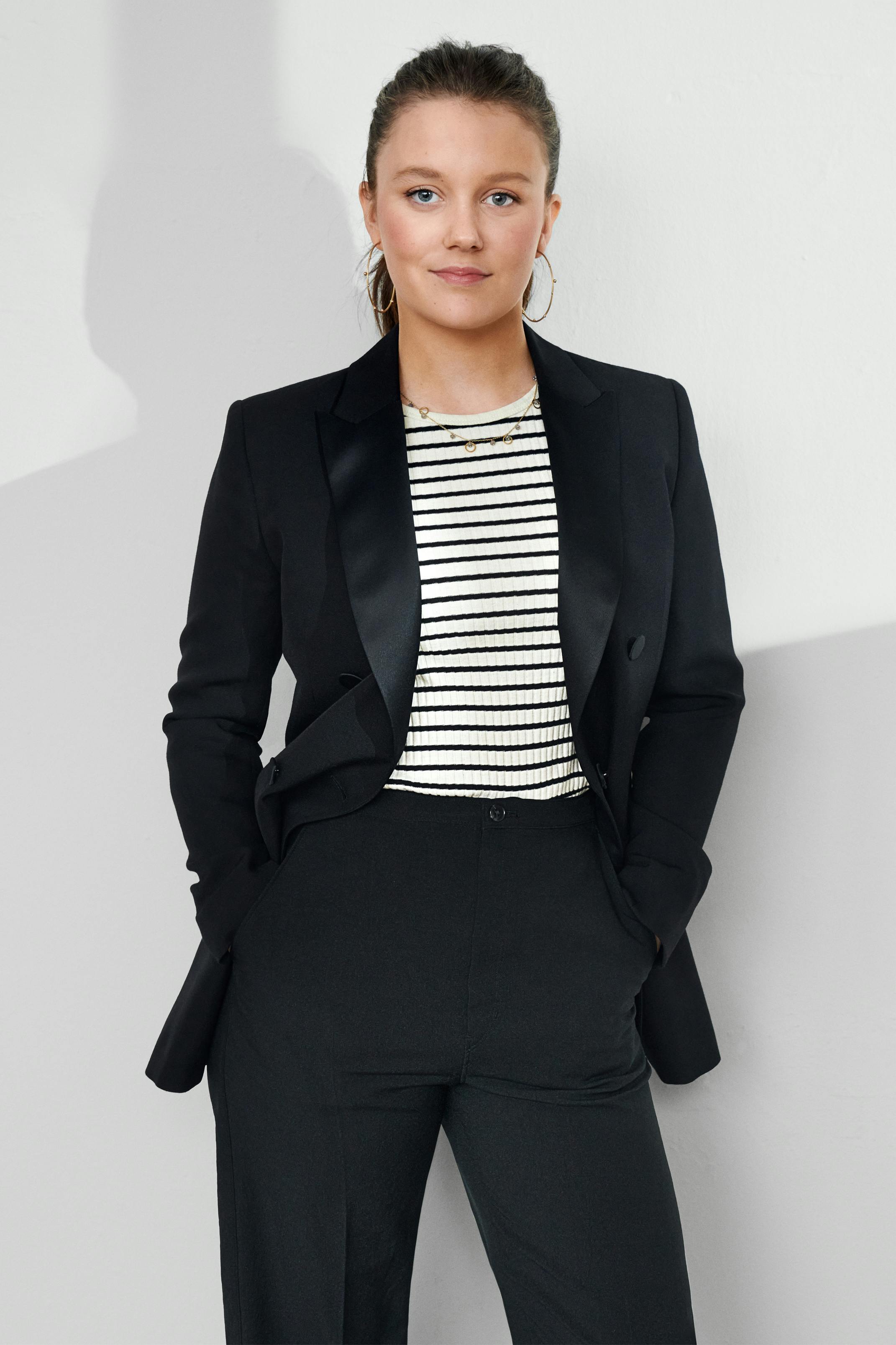 https://imgix.billedbladet.dk/2025-10-07/hkhprinsesseisabella15ar_2.jpg