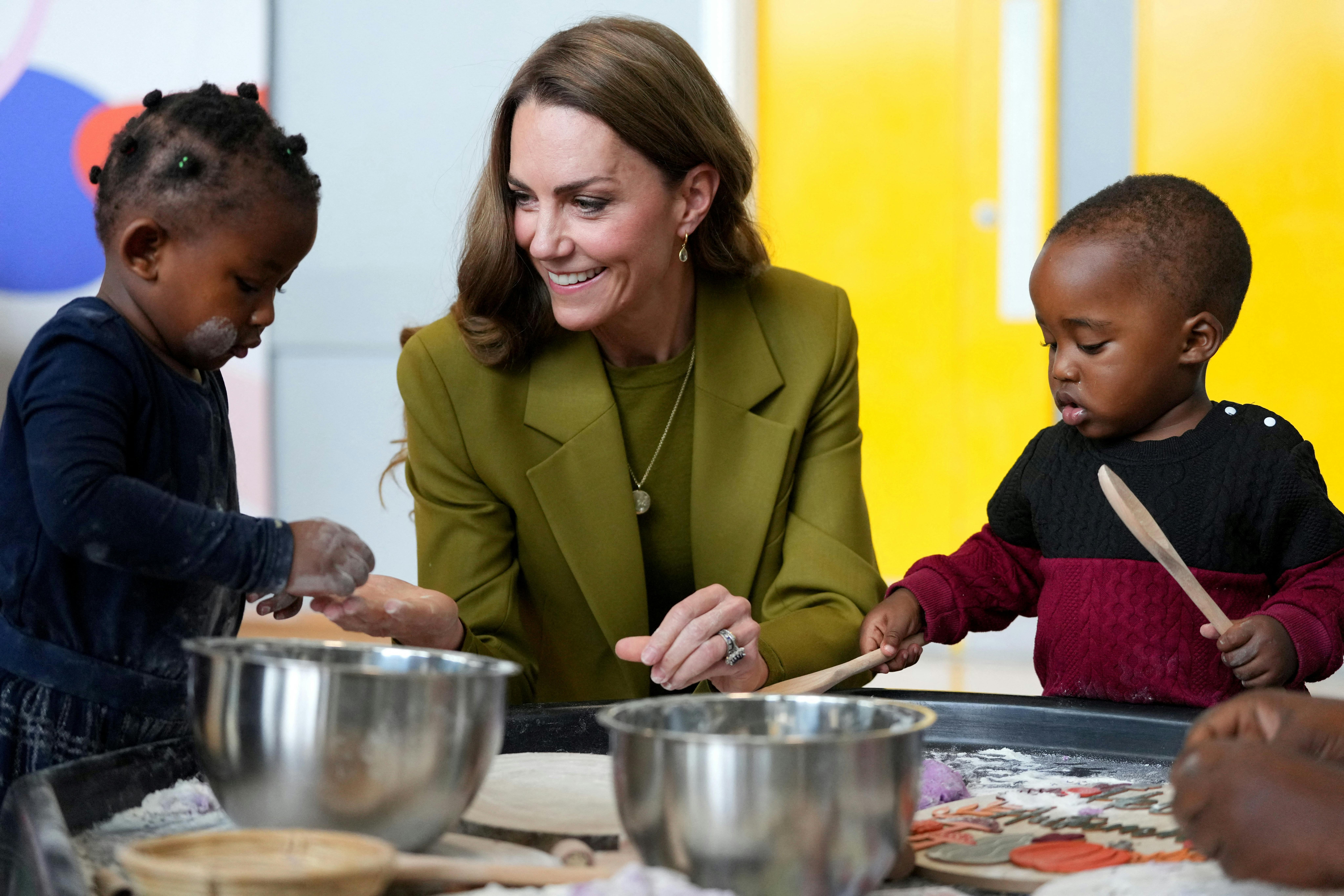 Prinsesse Kate var tydeligt nærværende, da hun tilbragte tid sammen med børnene. 