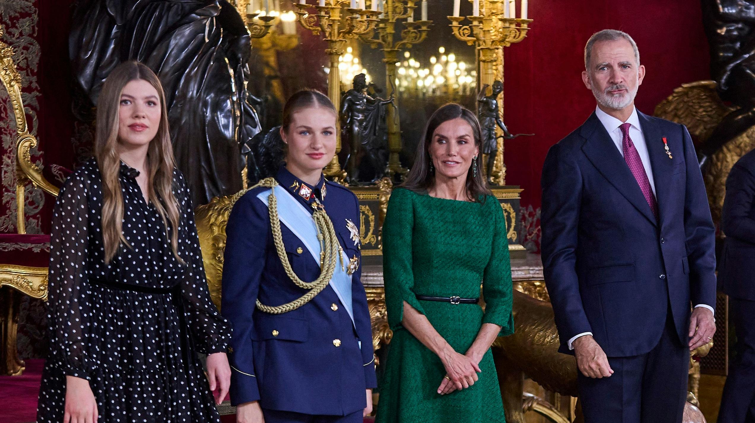 Prinsesse Sofia, prinsesse Leonor, dronning Letizia og kong Felipe.