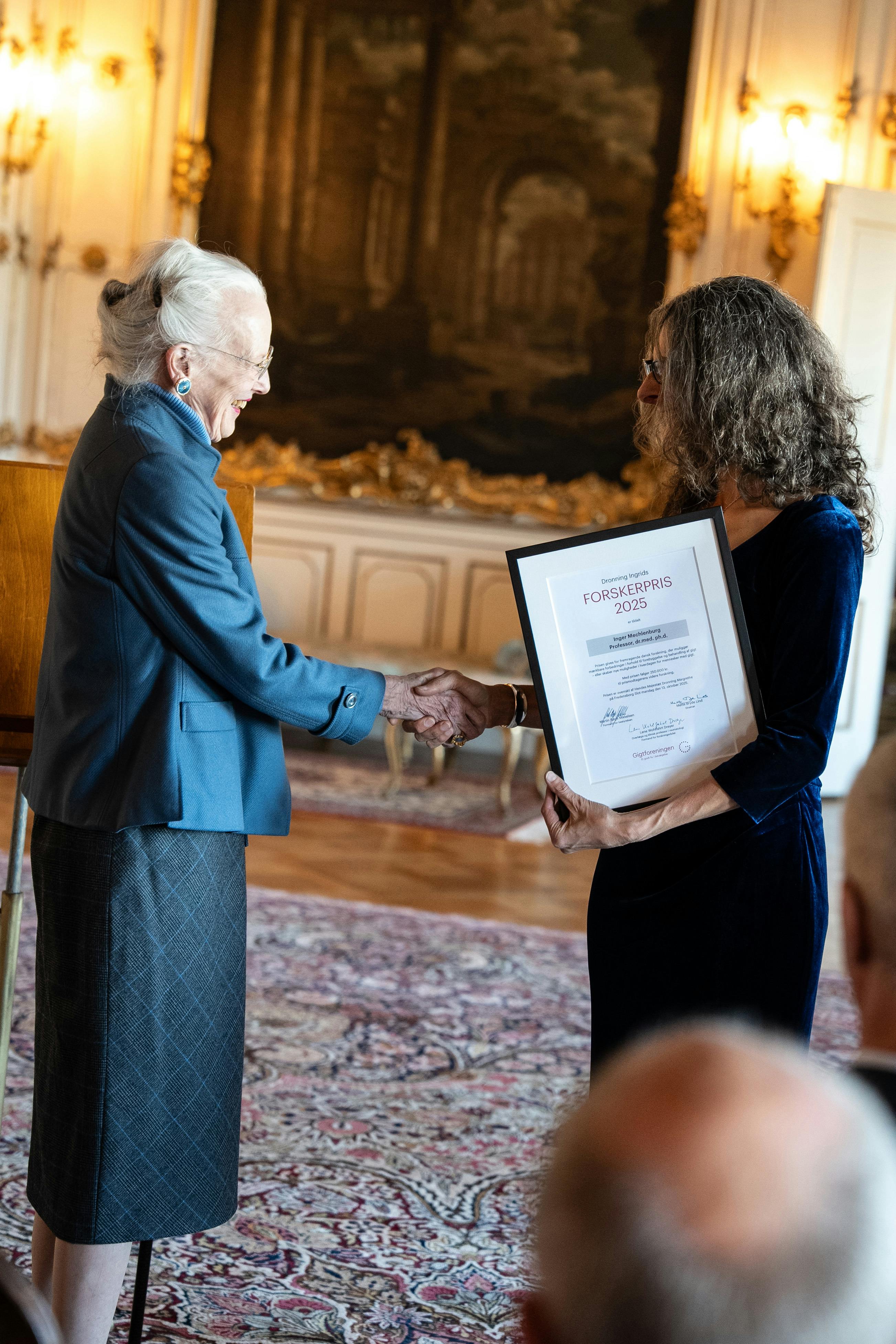 Prisoverrækkelsen var på forhånd ikke meldt ud til pressen.