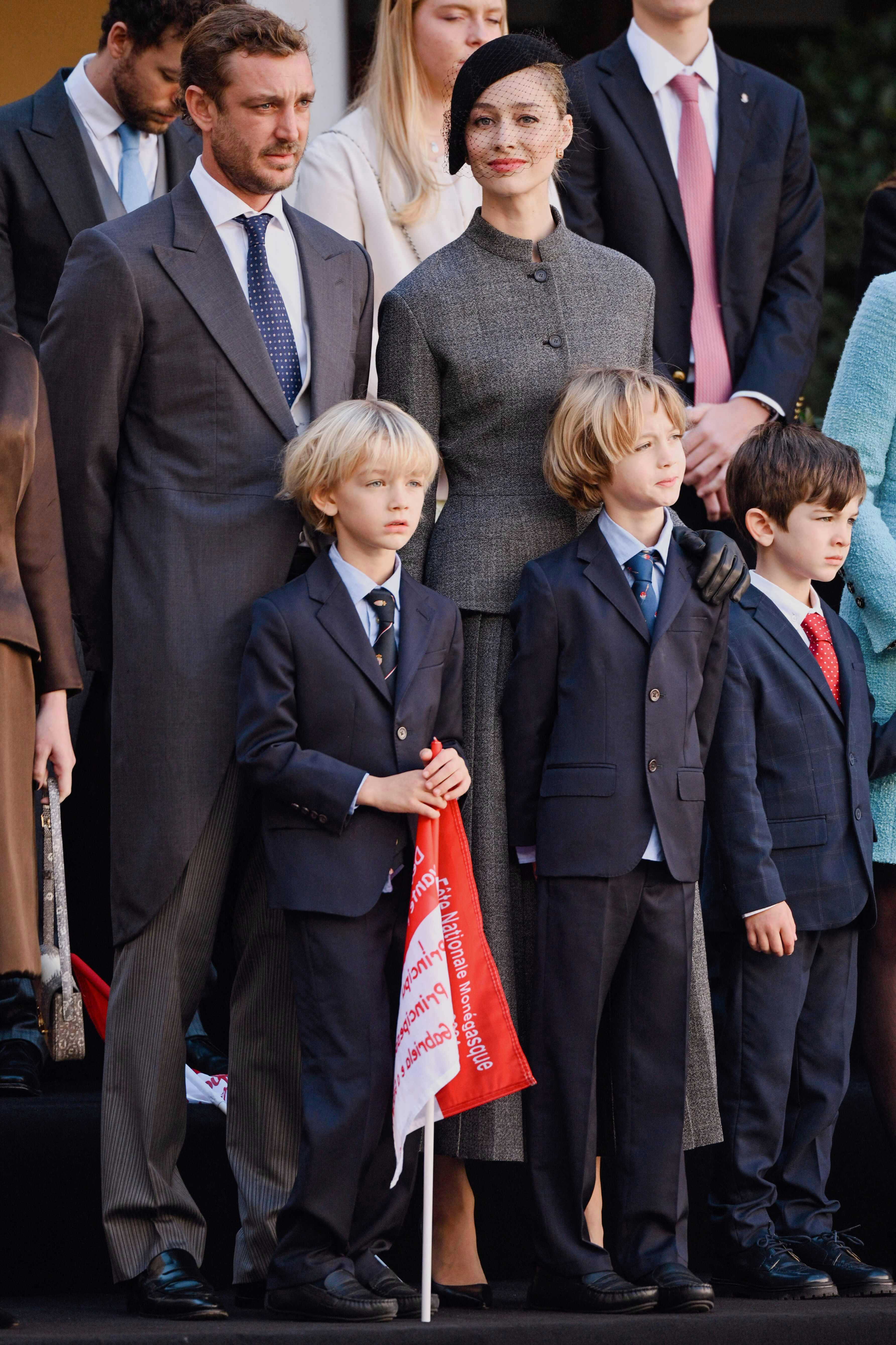 Parret med deres to børn.