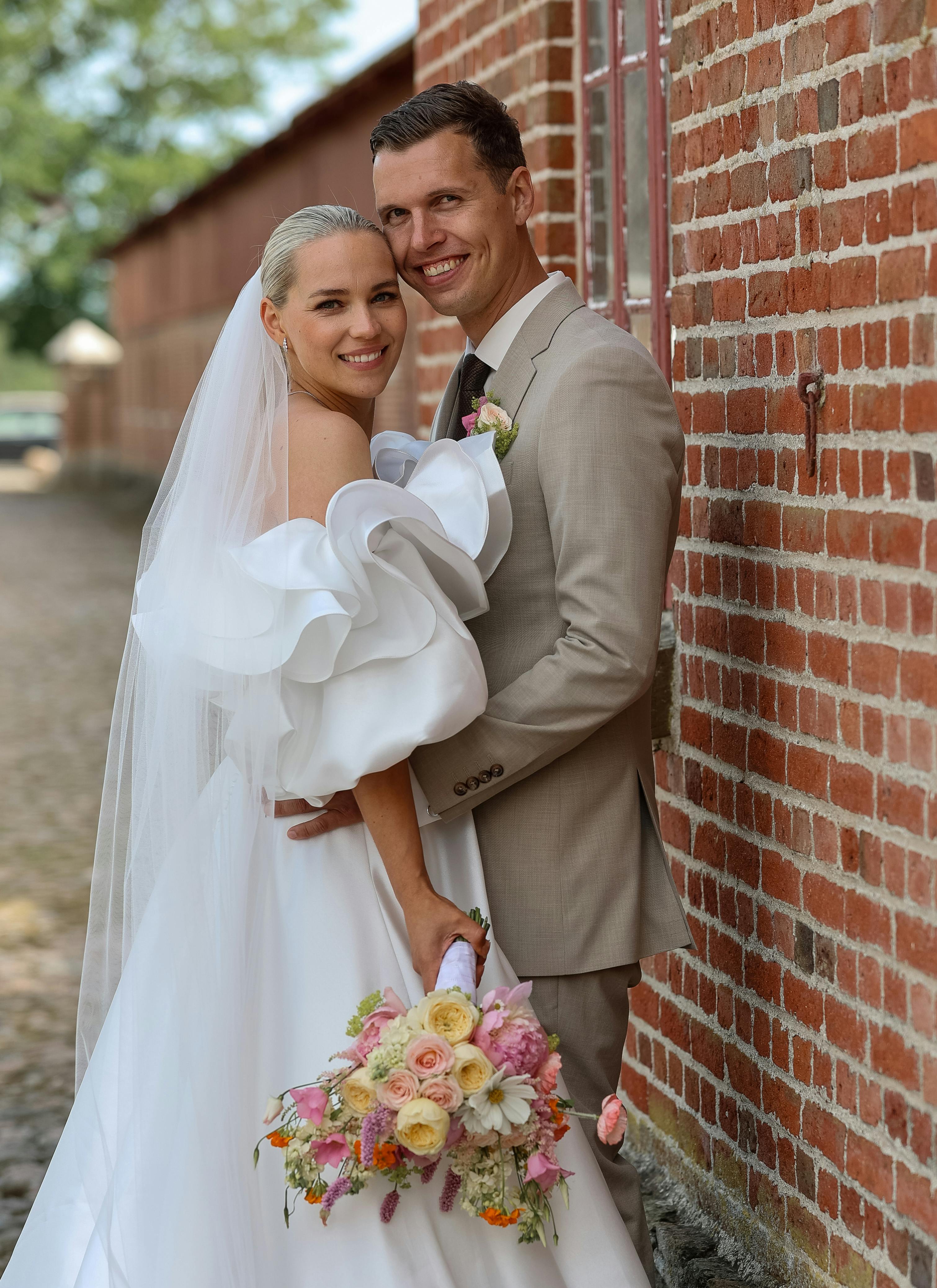 Nana og Frederik Ritz Krarup ved deres bryllup.