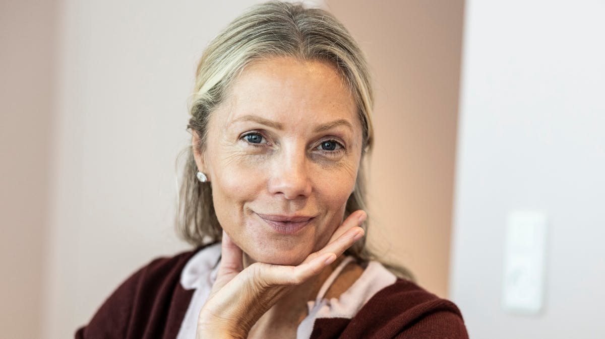 Caroline Fleming blev overrasket af sine tre børn kort tid efter en øjenoperation
