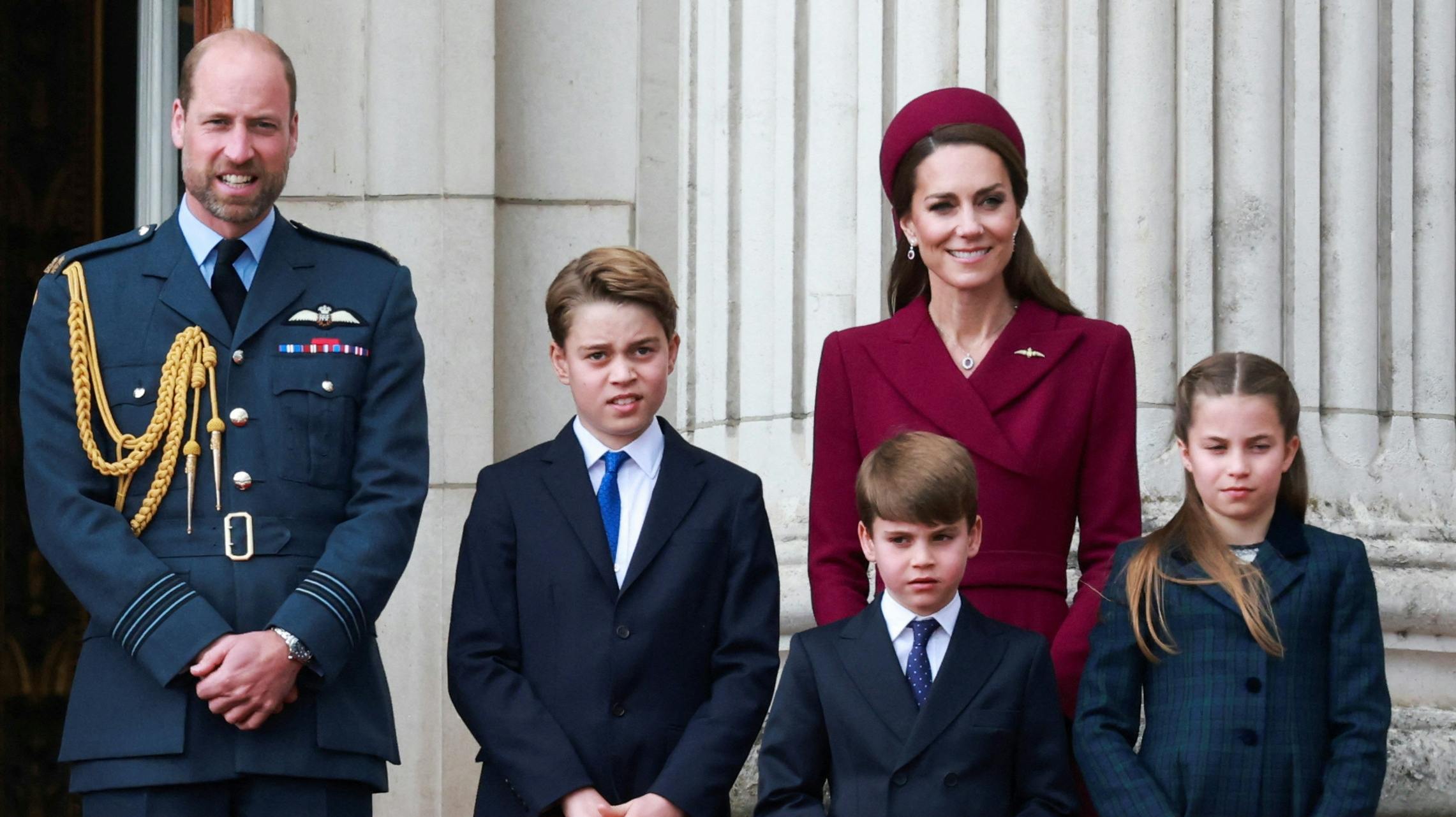 Prins William og prinsesse Kate med deres tre børn, prins George, prins Louis og prinsesse Charlotte.