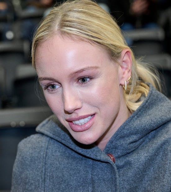Alma støtter sin bror i den svære tid