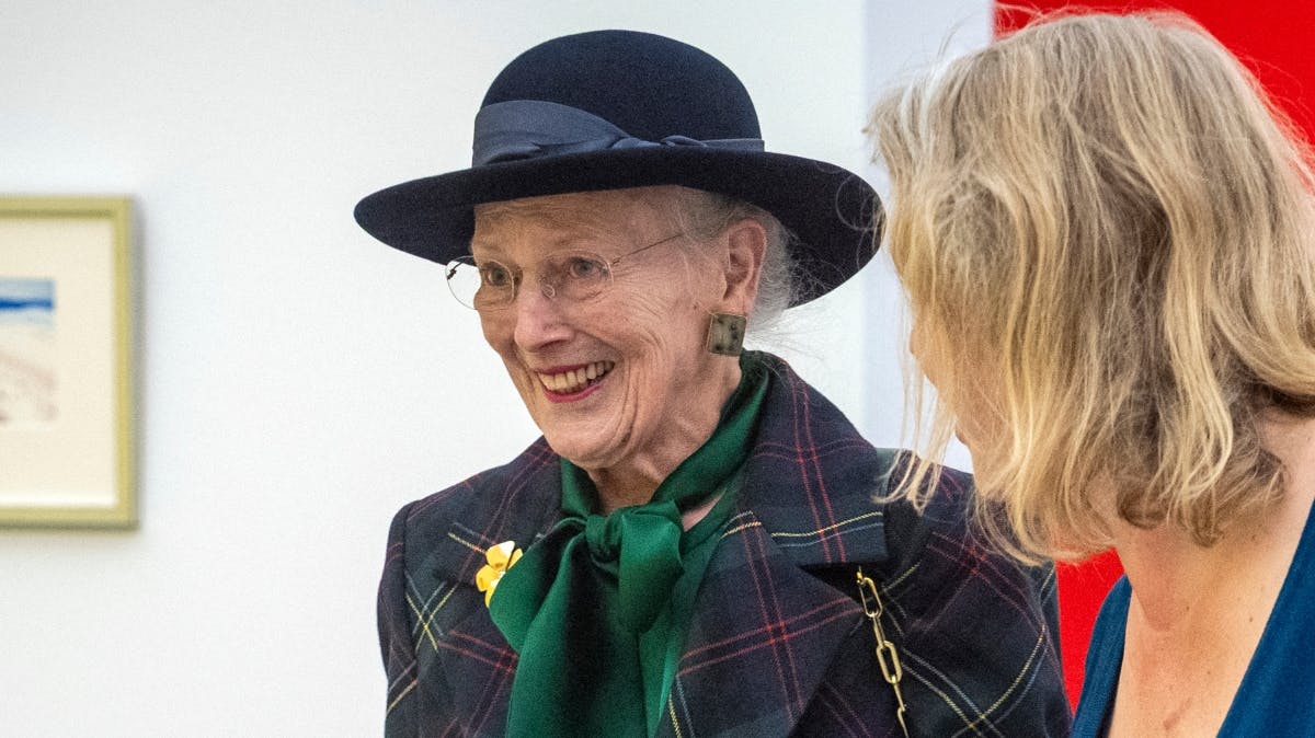 Dronning Margrethe blev vist rundt på udstillingen Kærlighed til Kunst