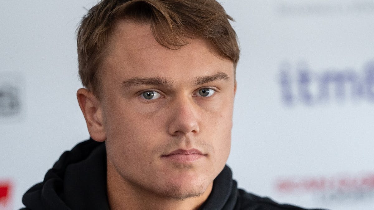 Holger Rune går en hård tid i møde