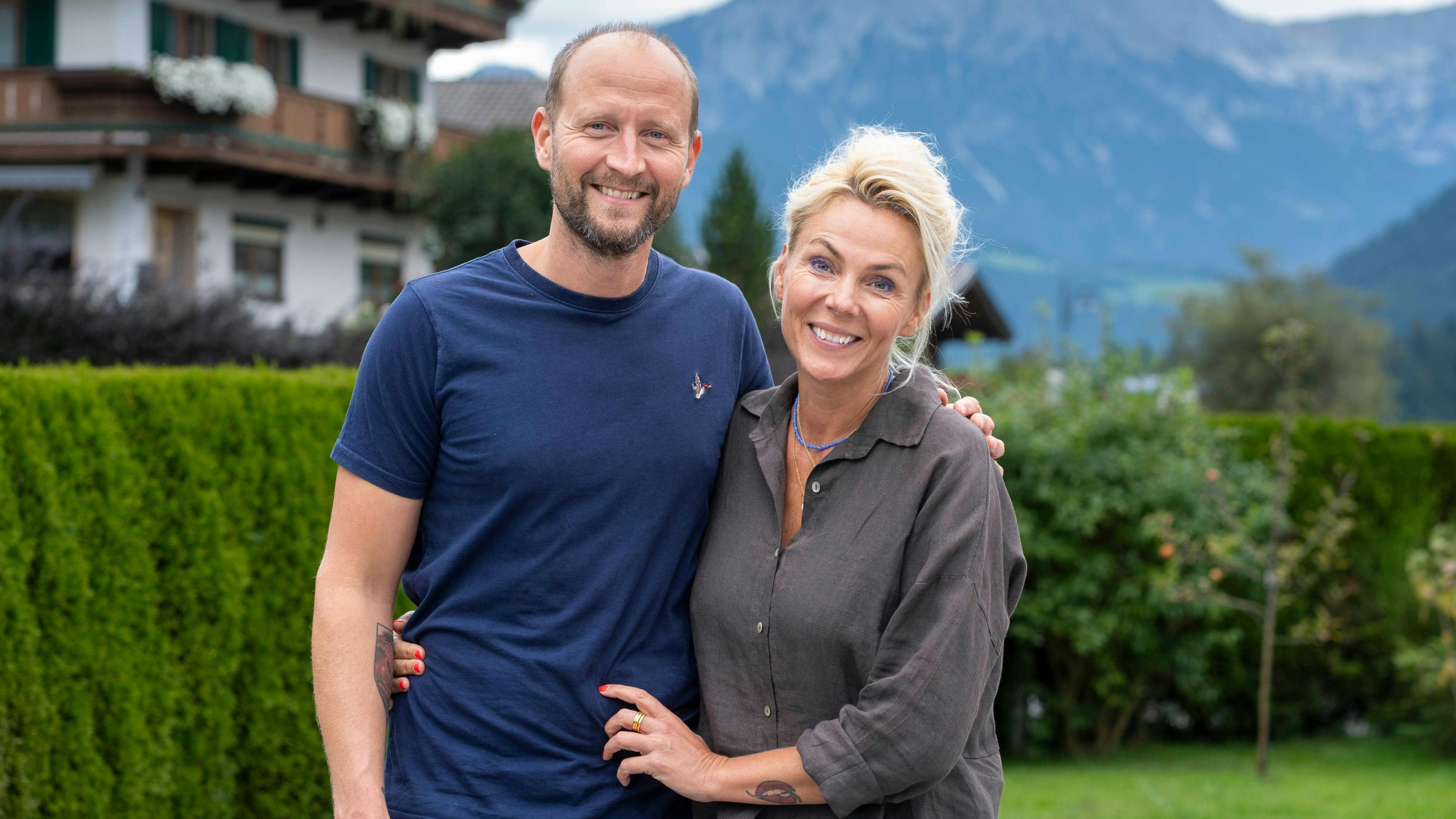 Anders og Lene Beier foran Hotel Edelweiss. 