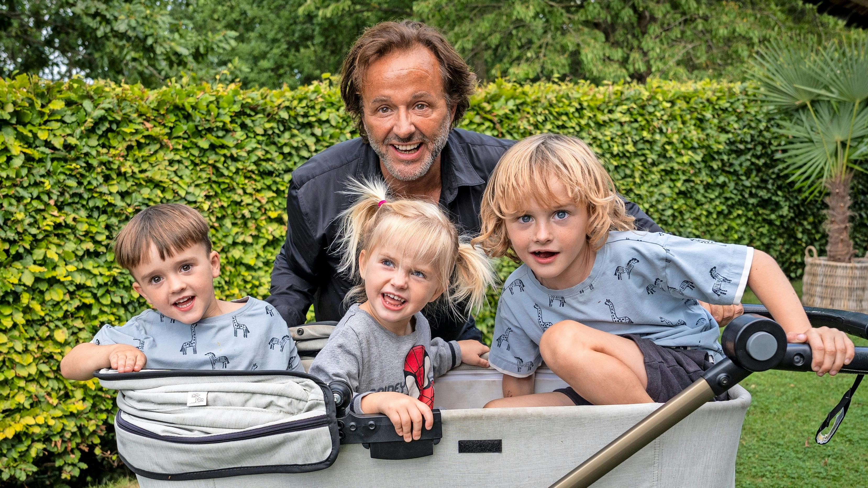 Dennis Knudsen med sine tre dejlige børn, Noah, Aura og Lucas. 