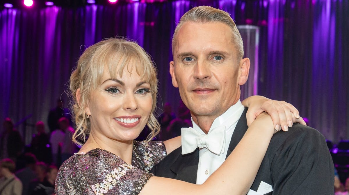 Jenna Harson og Peter Løvenkrands måtte som det første par forlade årets udgave af "Vild med dans".