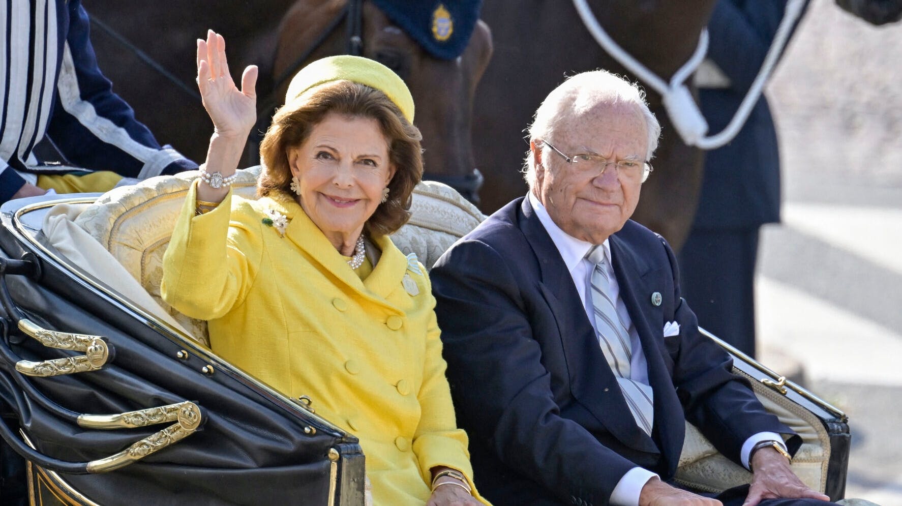 Dronning Silvia og kong Carl Gustaf må undvære en af hovedpersonerne under deres kommende rejse. 