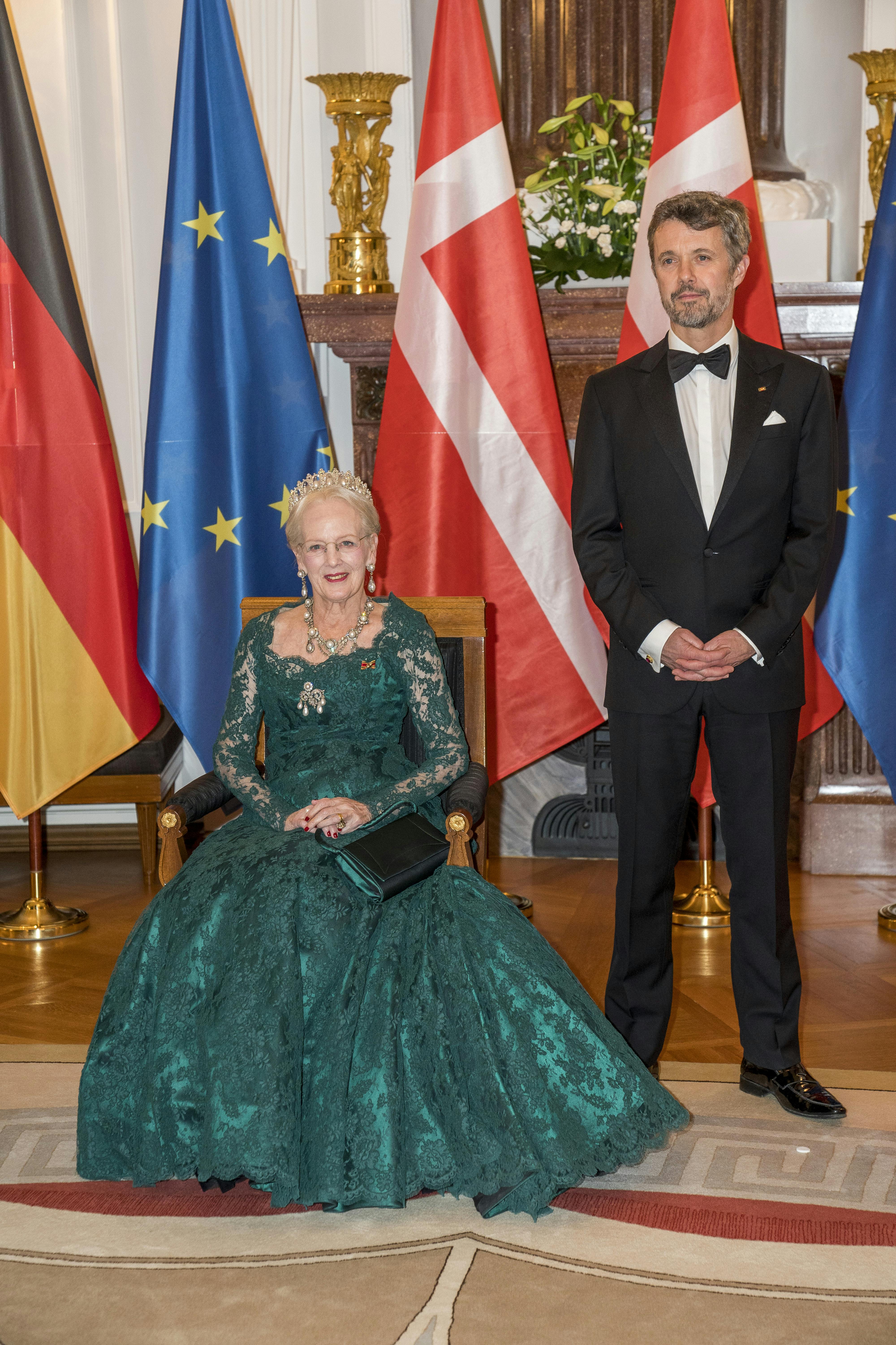 https://imgix.billedbladet.dk/2025-10-23/20211110-WEN---DRONNINGEN-630.jpg