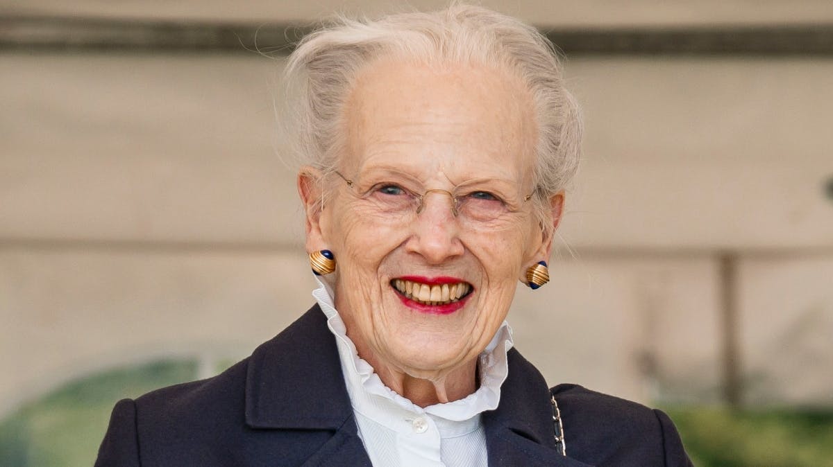 Dronning Margrethe blev hentet i lufthavnen af ham