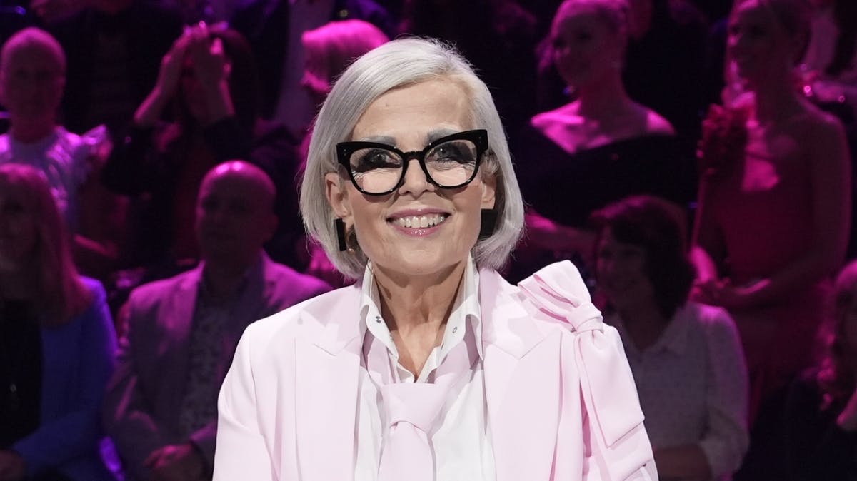 Lene James Mikkelsen var klædt helt i lyserødt under fredagens show. 
