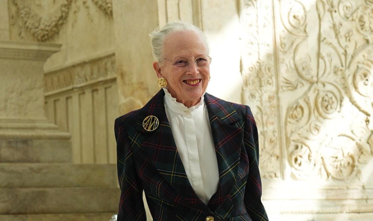 Dronning Margrethe besøger flere steder i Rom, blandt andet Ara Pacis-museet og Augustusmausolæet.
