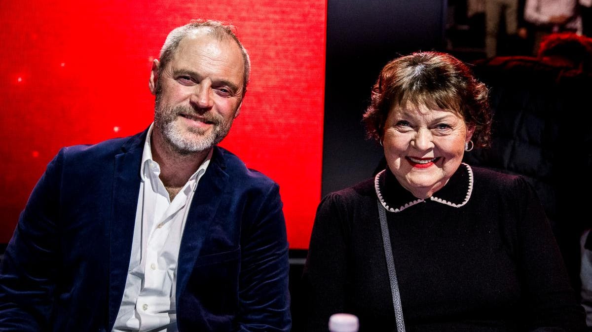 Jacob Lohmann og Lise-Lotte Lohmann i callcentret, da TV 2 sendte "Knæk Cancer - et show for sagen" lørdag 25. oktober 2025.