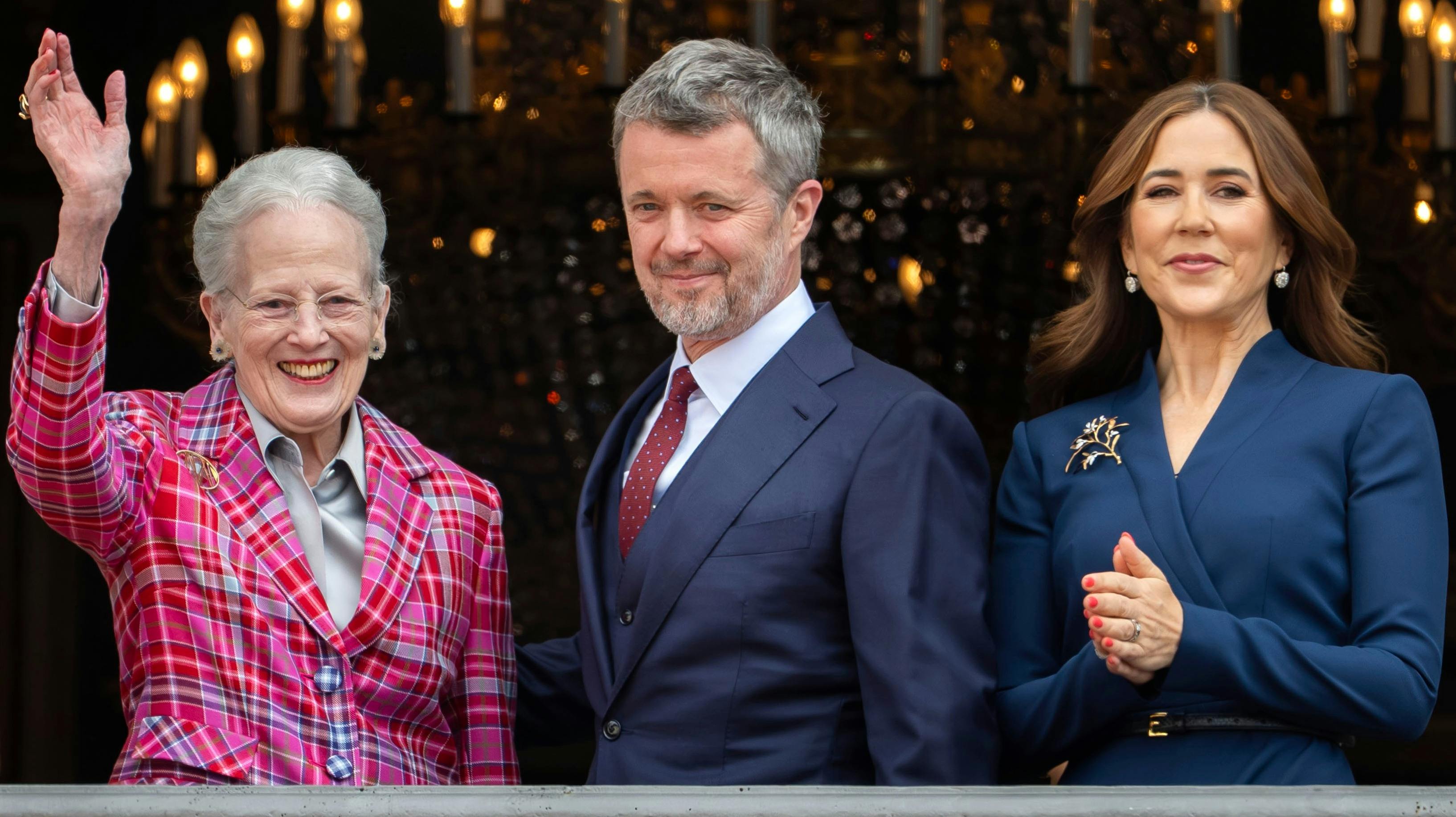 Dronning Margrethe, kong Frederik og dronning Mary.
