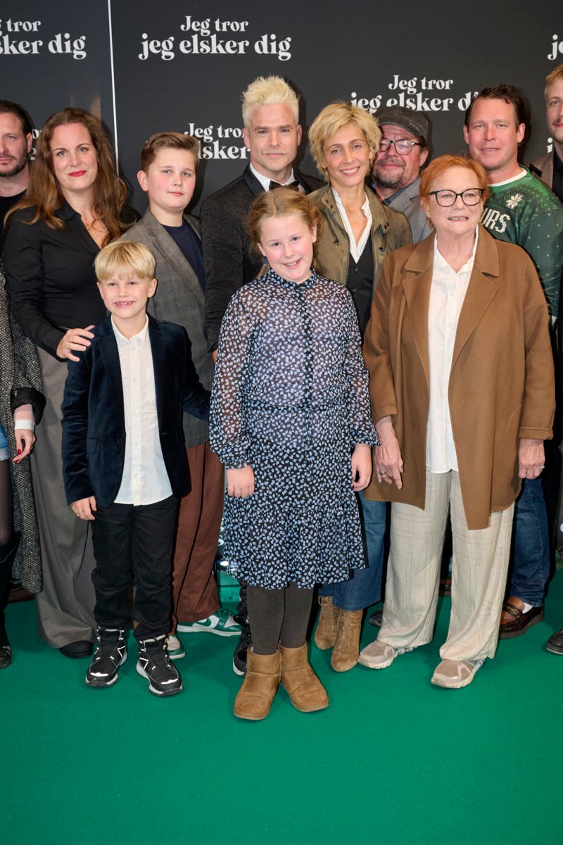 Silas Holst med sine to børn Maggie og Bob til premieren på "Jeg tror jeg elsker dig"